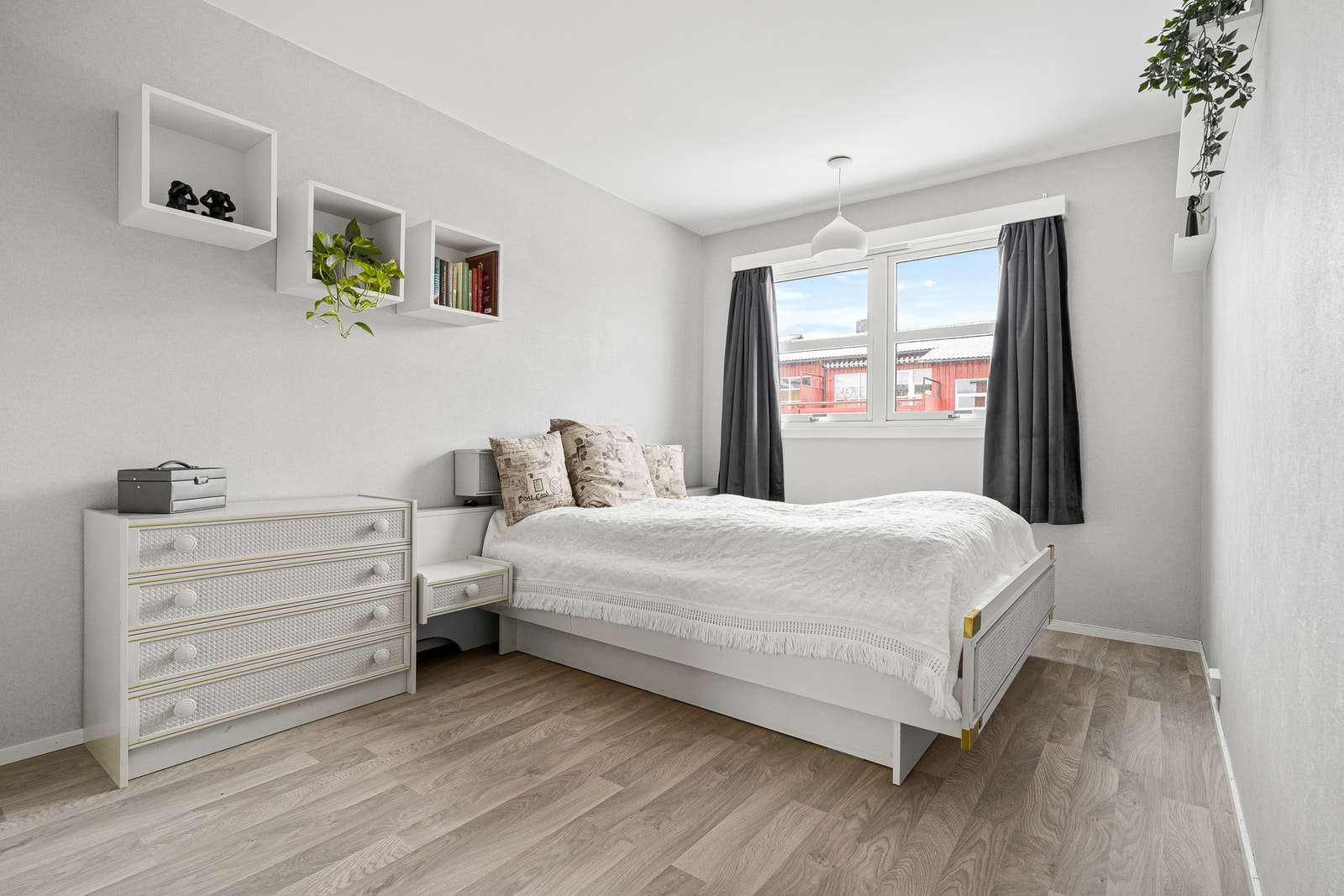 Alle boligens soverom ligger i 1. etasje. Galleribilde