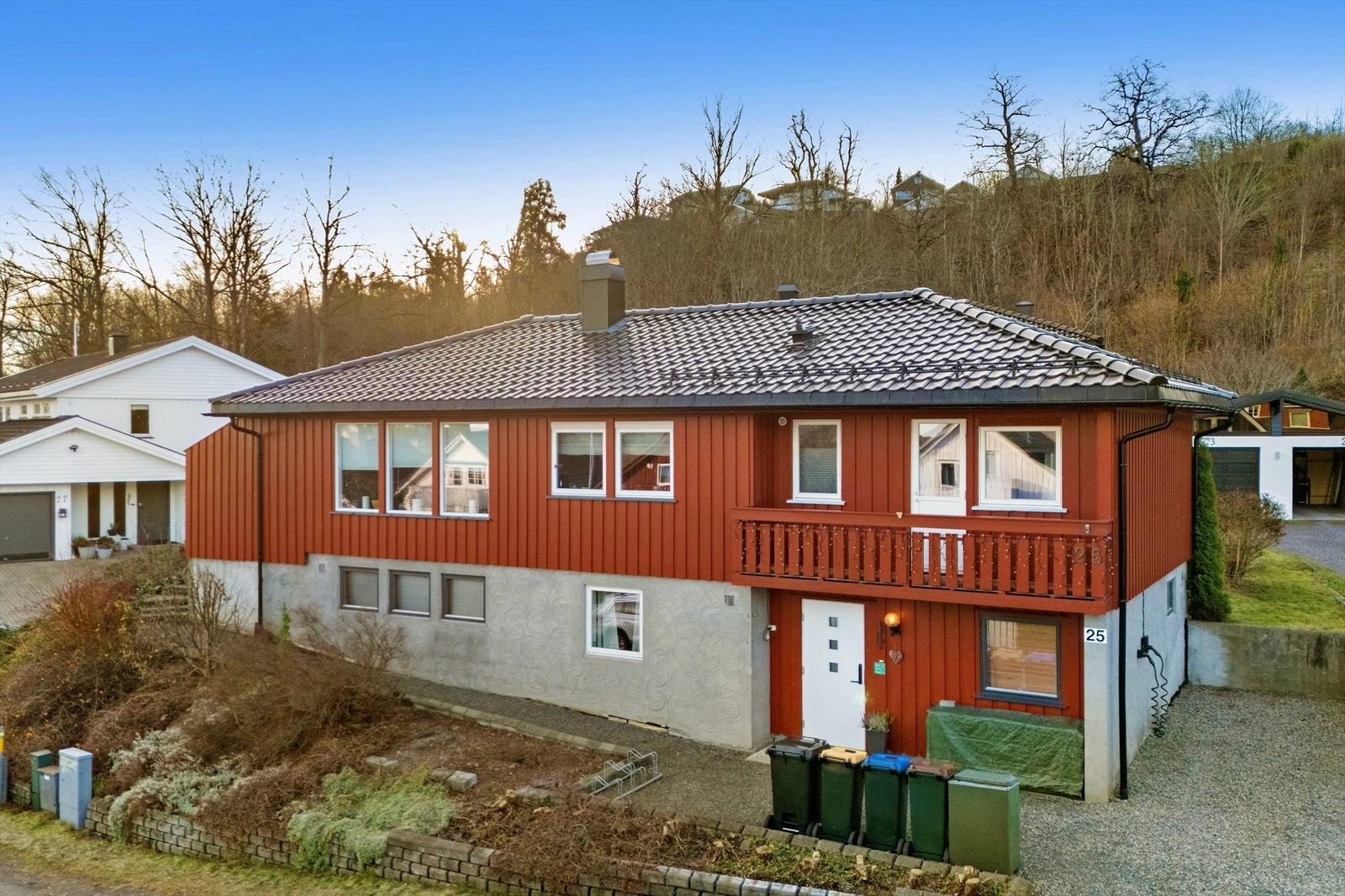 Her ses fasaden mot øst. Galleribilde