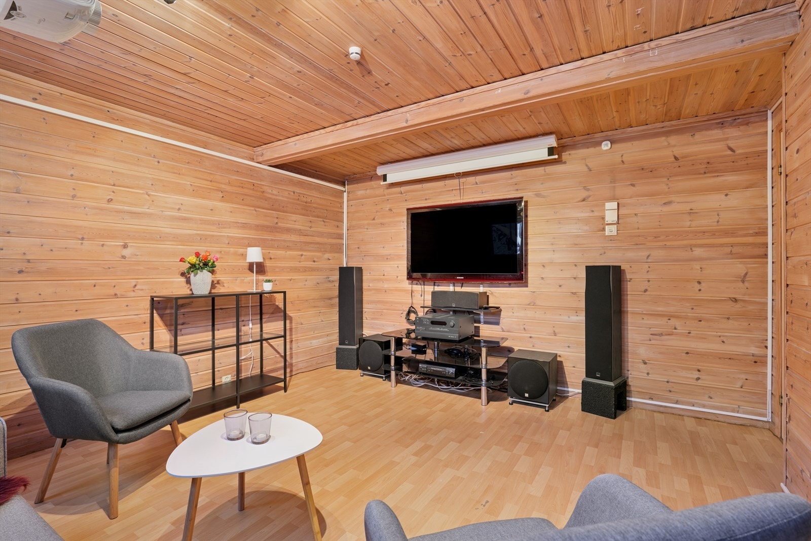 Kjellerstue. Galleribilde