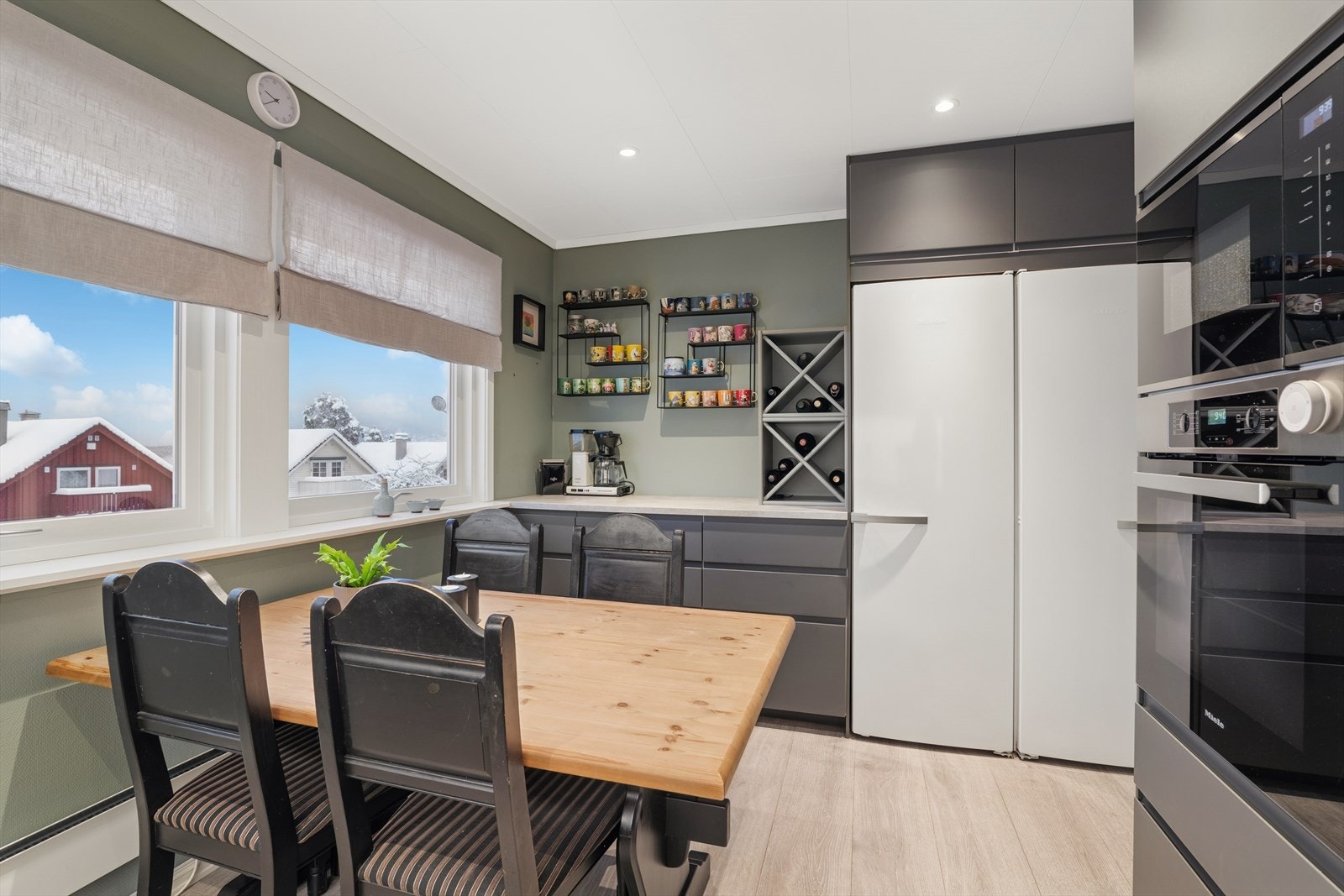 De fleste vinduene i huset ble skiftet i 2023. Galleribilde