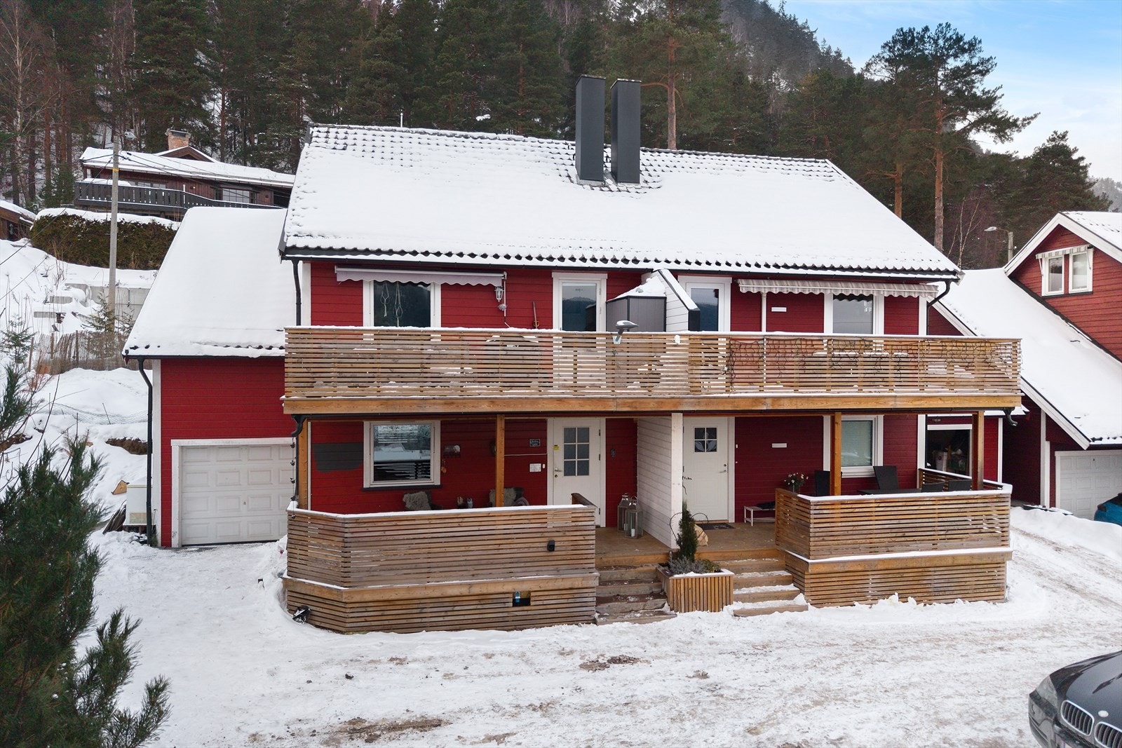 1/2 part av tomannsbolig som ligger nærme marka med gode turmuligheter rett utenfor døren. Galleribilde