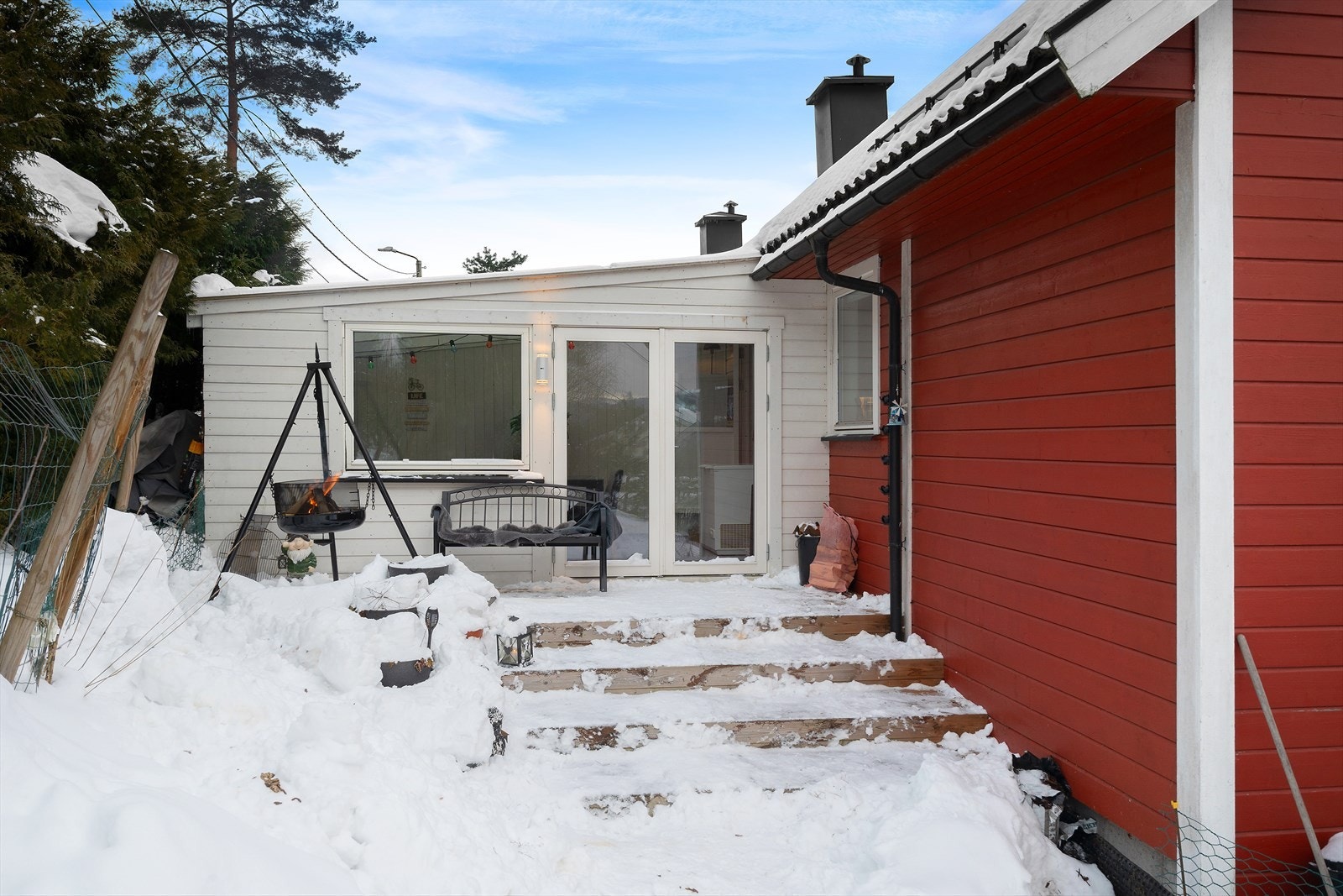 Fra hagen er det inngang til hagestuen. Galleribilde