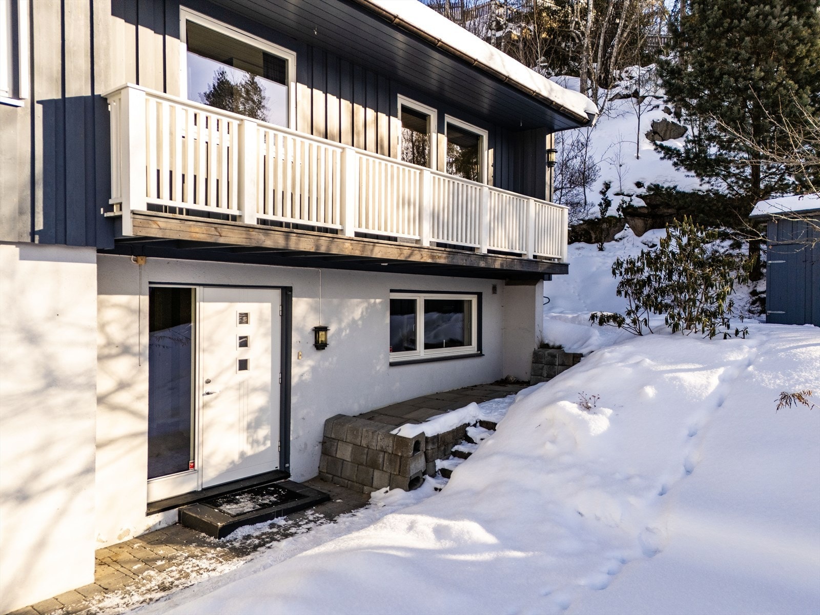 Inngangsparti. Galleribilde