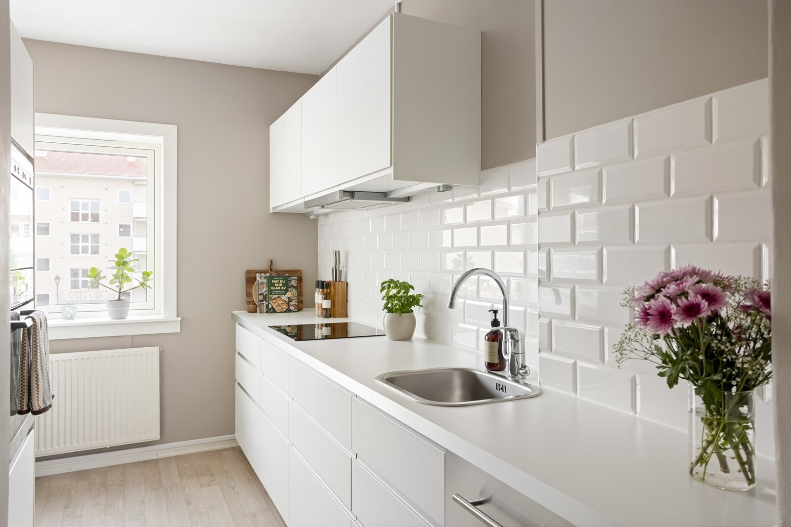 Kjøkkeninnredningen ble oppgradert av tidligere eier i 2015 iht. tidligere salgsoppgave. Galleribilde