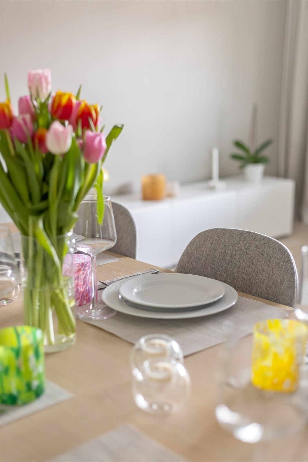 Varmtvann og fyring er inkludert i felleskostnadene. Her kan du ta lange, varme dusjer! Galleribilde