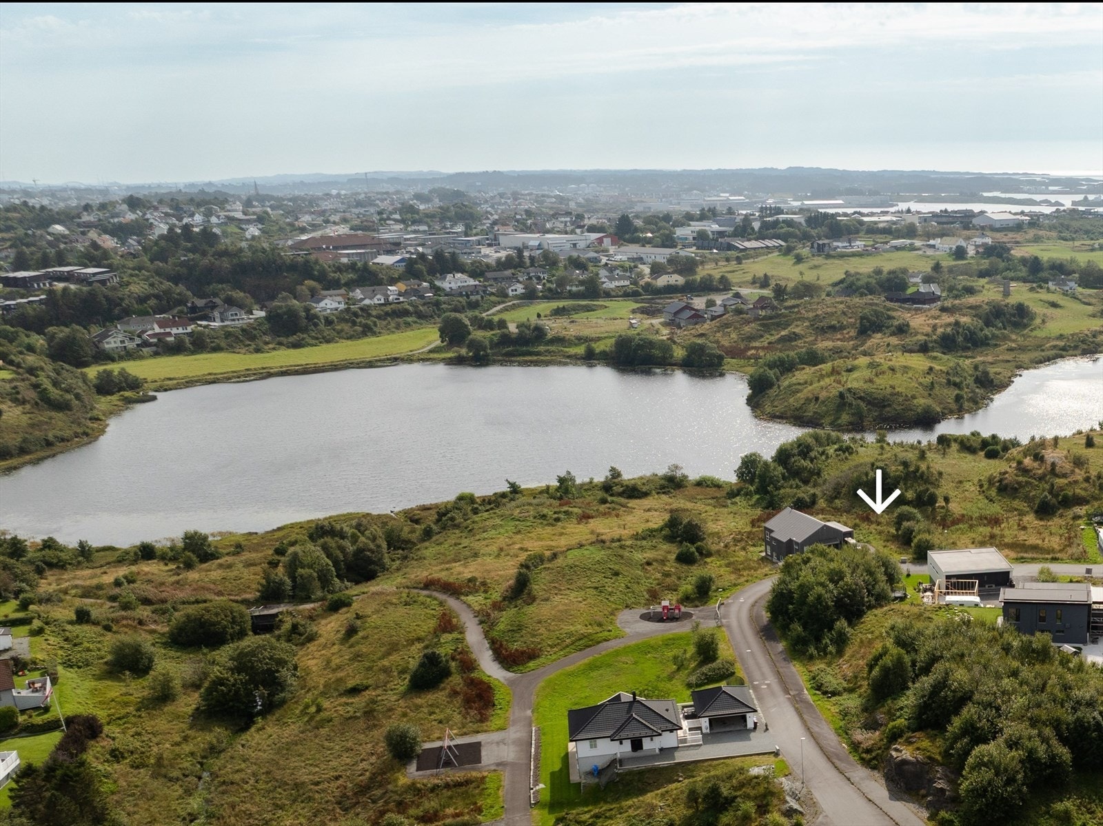 Barnevennlig nabolag med umiddelbar nærhet til flotte turområder Galleribilde