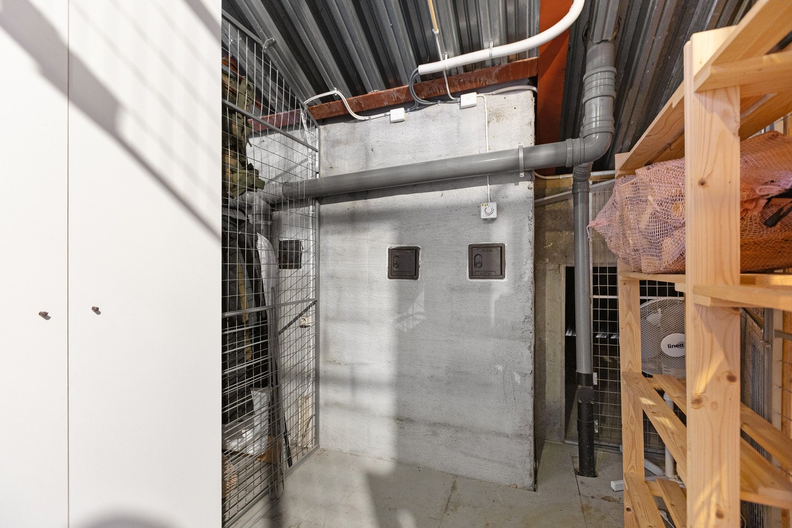 Det medfølger bruksrett til tre boder som gir rikelig med oppbevaringsplass. Galleribilde