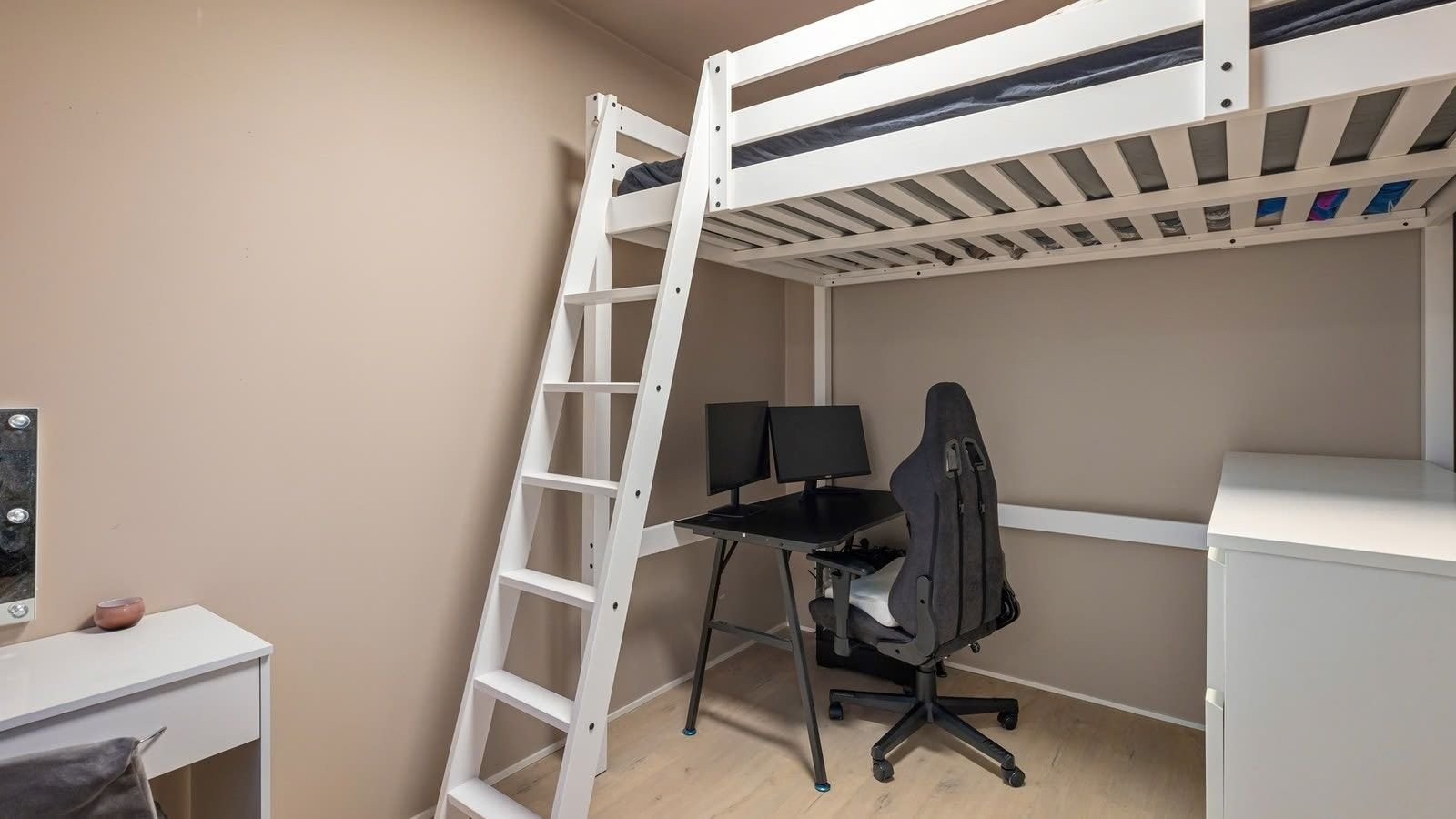 Sov hybel Galleribilde