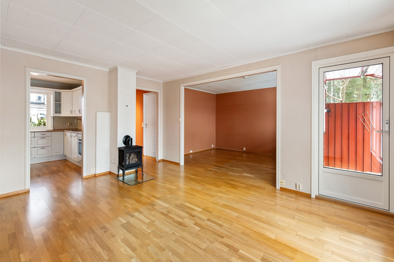 Stuen sett mot kjøkken Galleribilde