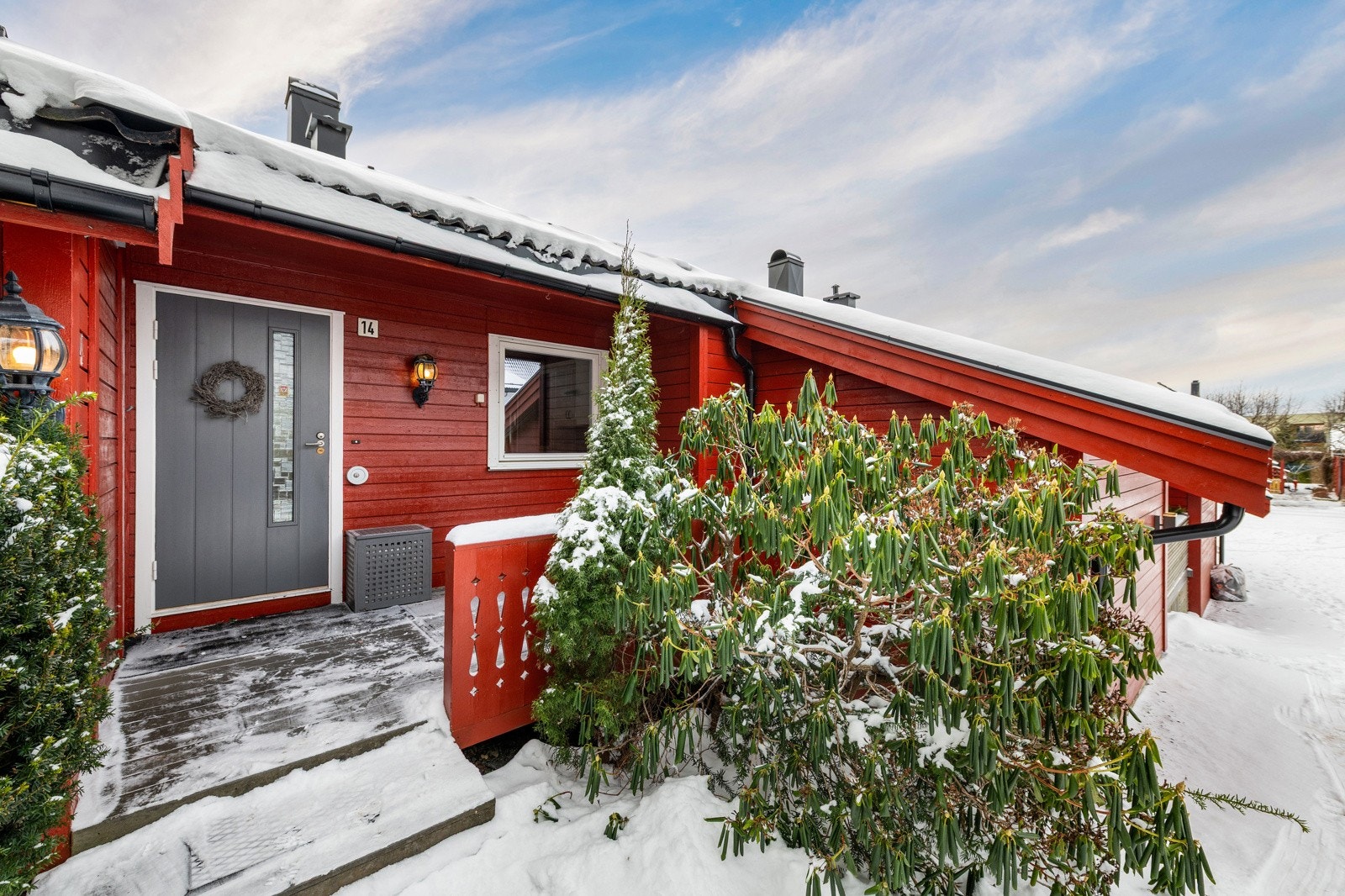 Inngangsparti med ca 11 m² terrasse Galleribilde