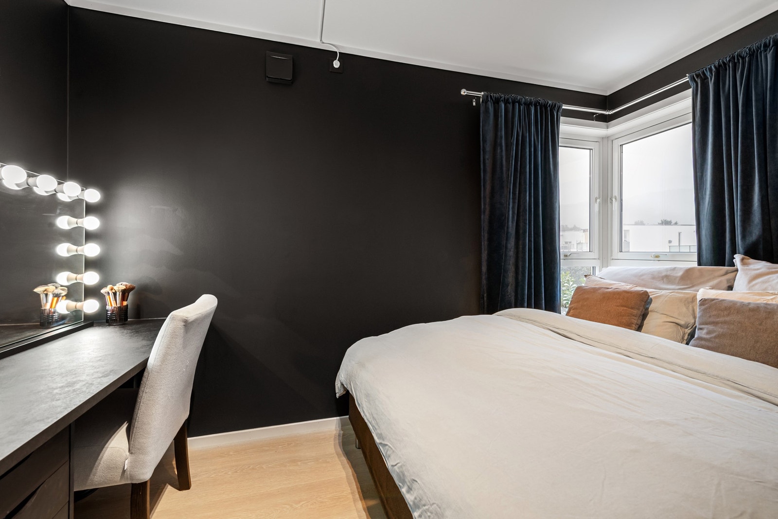 Det andre soverommet egner seg godt som barnerom, gjesterom eller kontor. Galleribilde