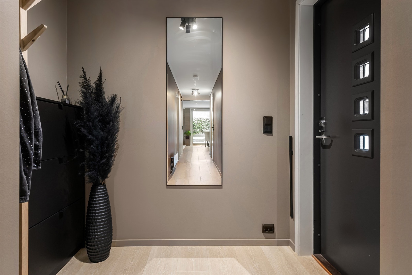 Leiligheten er en praktisk endeleilighet med alt på ett plan. Galleribilde