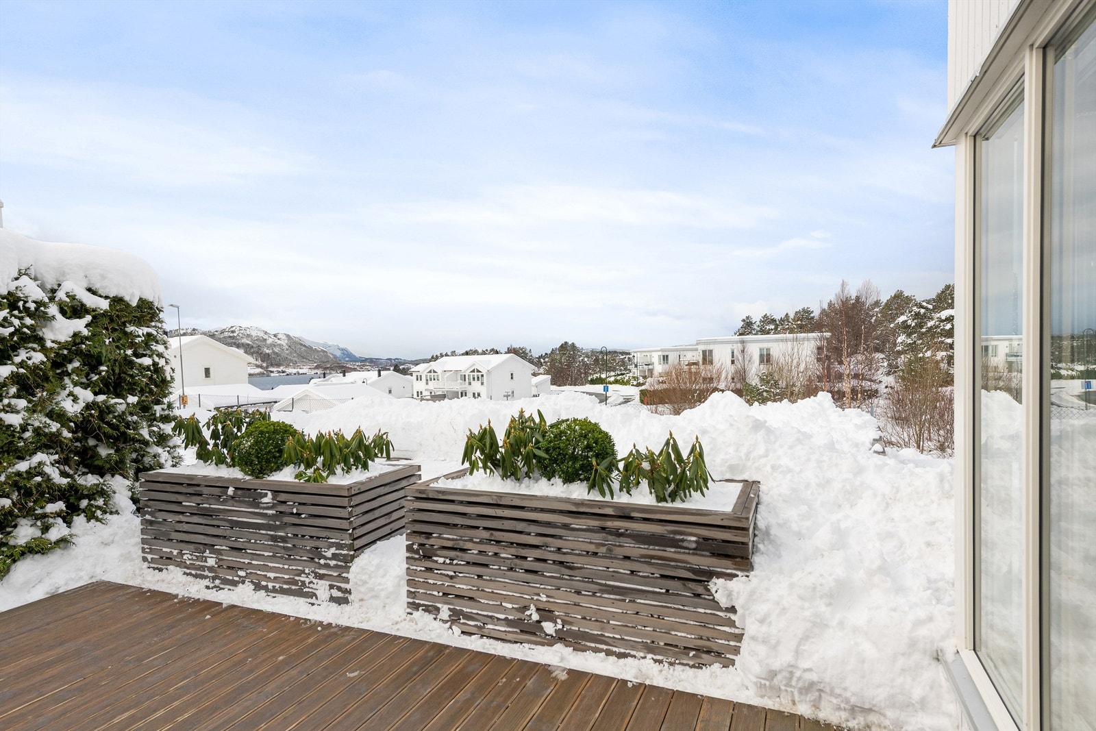 Flisnes er et populært og fredelig boområde, ansett som svært trygt og barnevennlig. Galleribilde