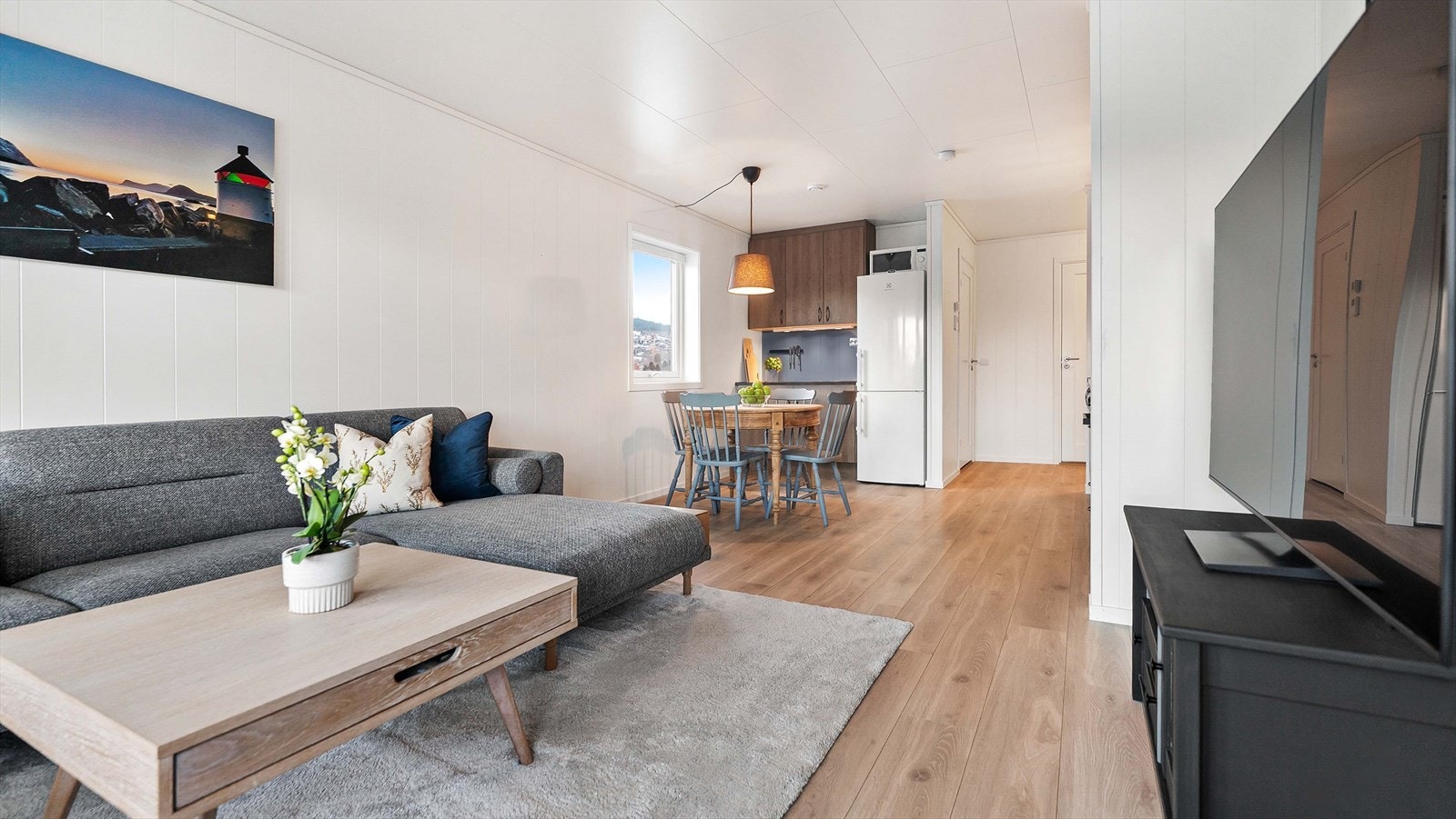 Stue mot kjøkken Galleribilde