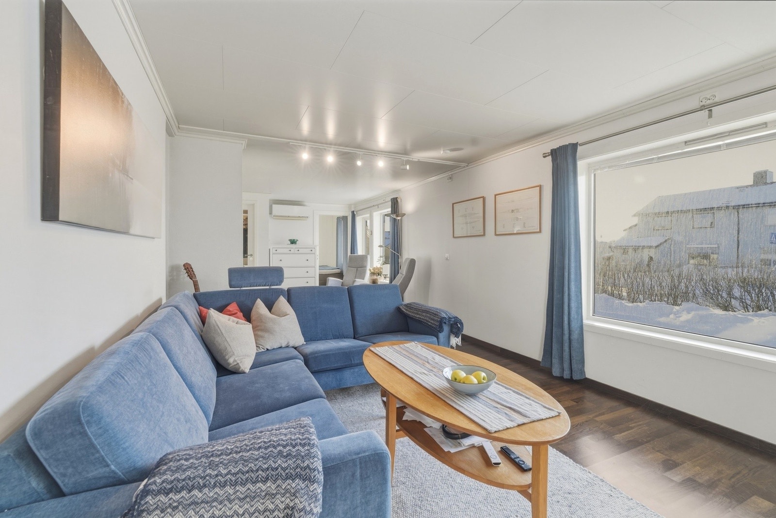 Varme i gulv. Innlagt fiber fra GlobalConnect. Galleribilde