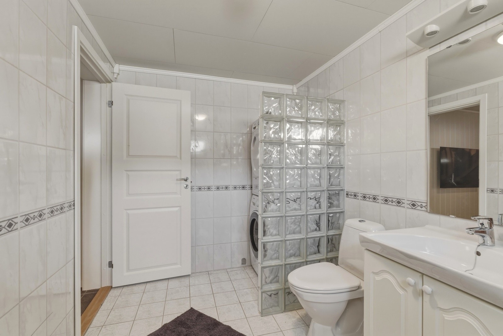 Bad/vaskerom (ikke søkt bruksendring, opprinnelig bod). Galleribilde