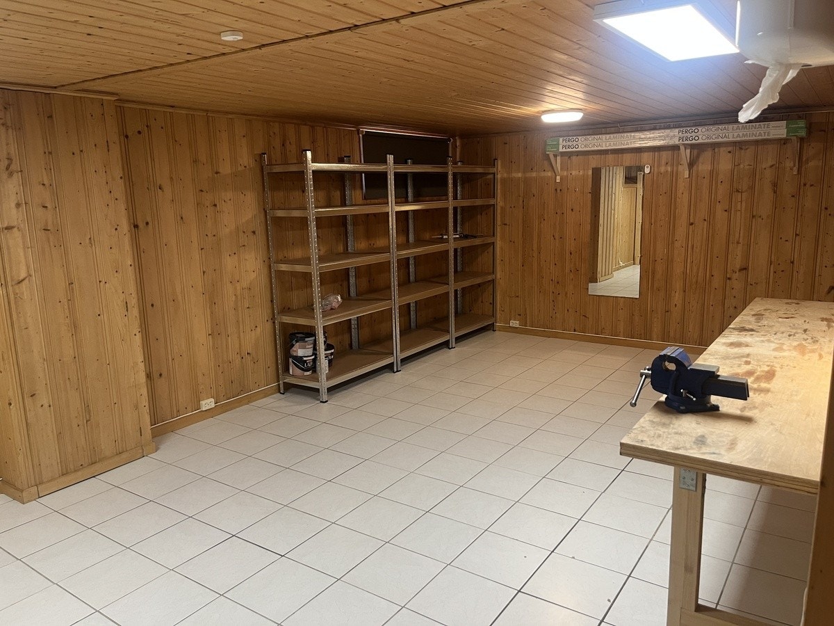 Bod i tilhørende kjeller, god plass! Galleribilde