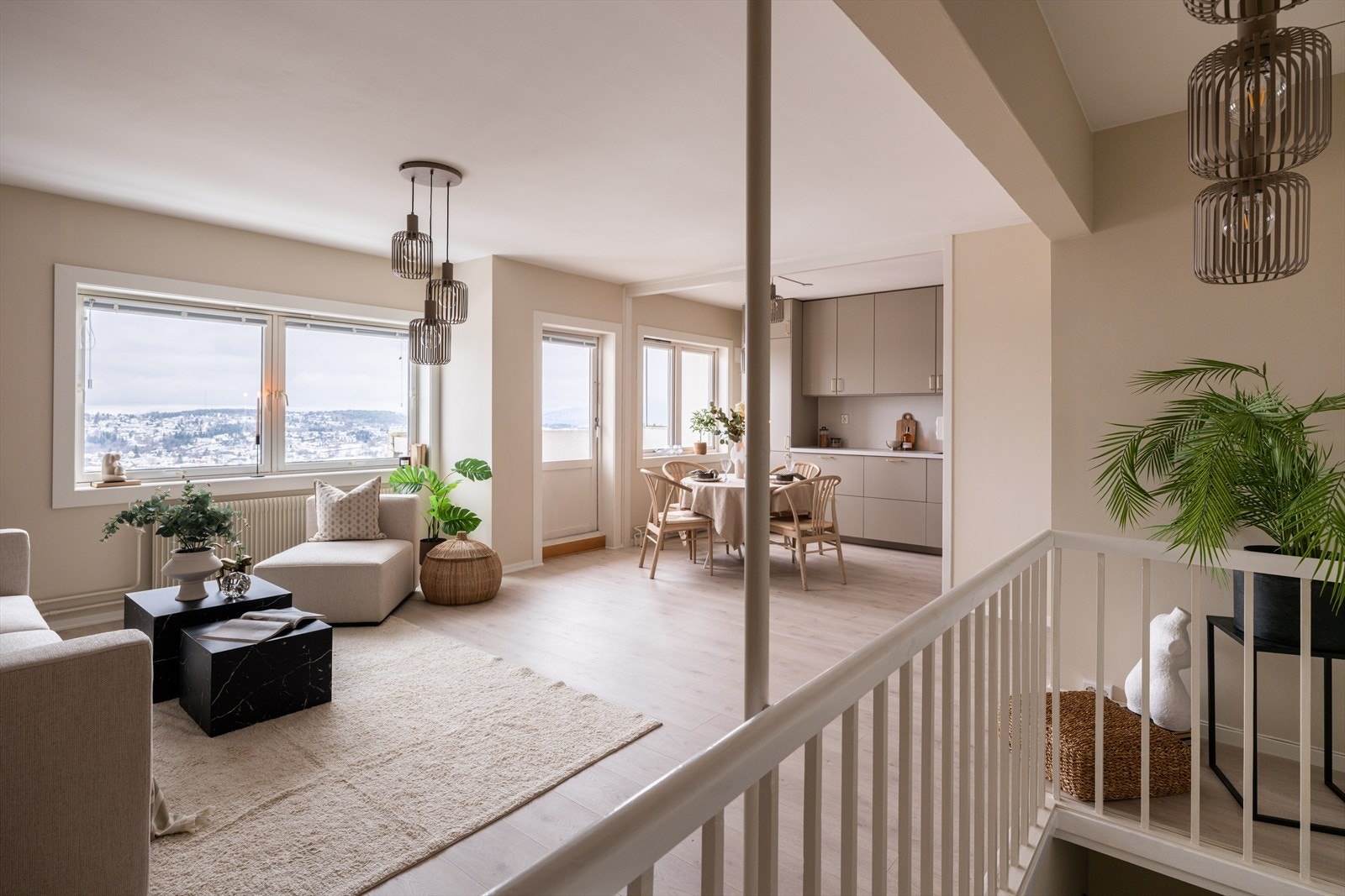 Anya Martinsen v. Emera Eiendomsmegling ønsker velkommen til Bølerlia 10. Galleribilde