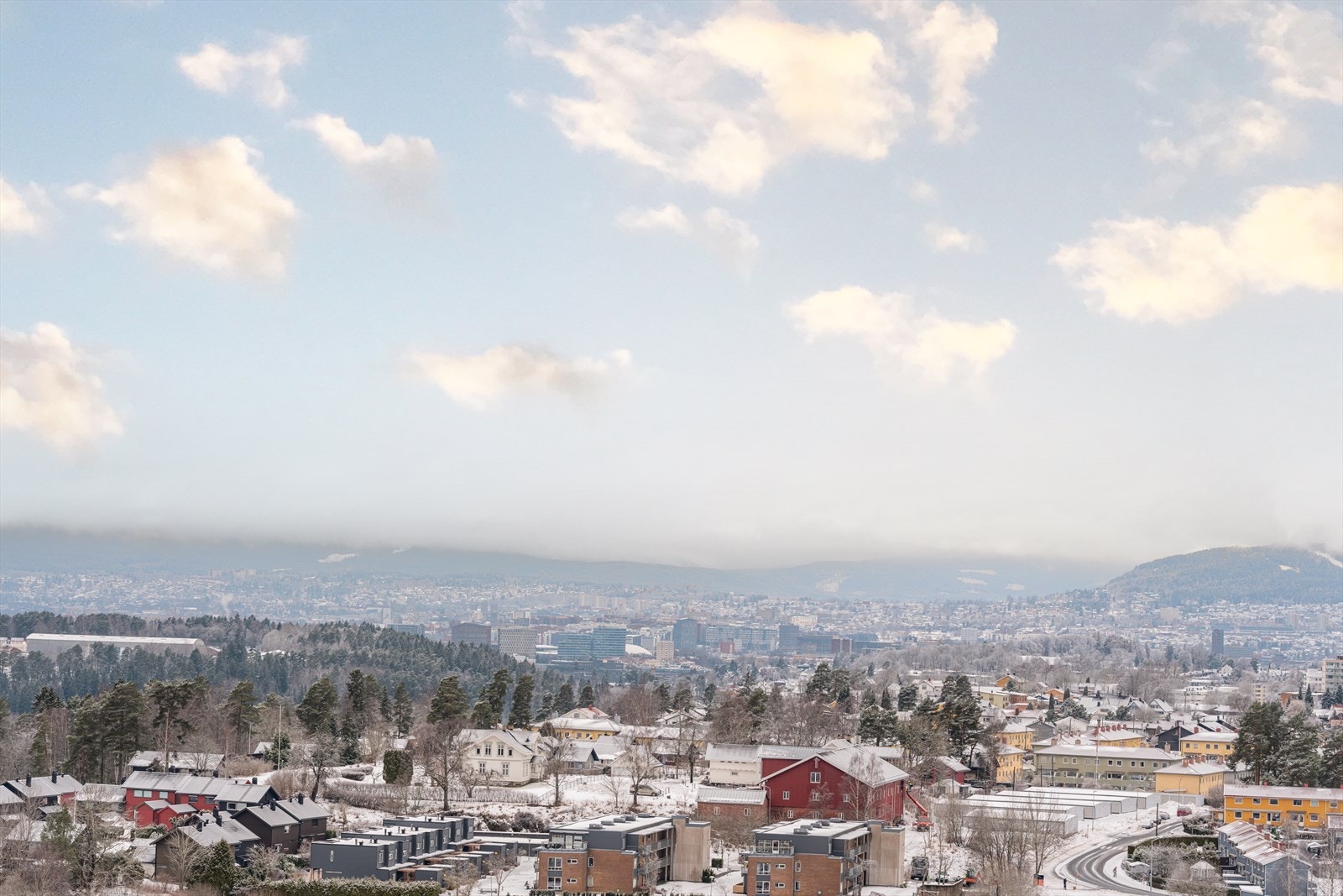 På klare dager kan man se helt inn mot Oslo sentrum. Galleribilde