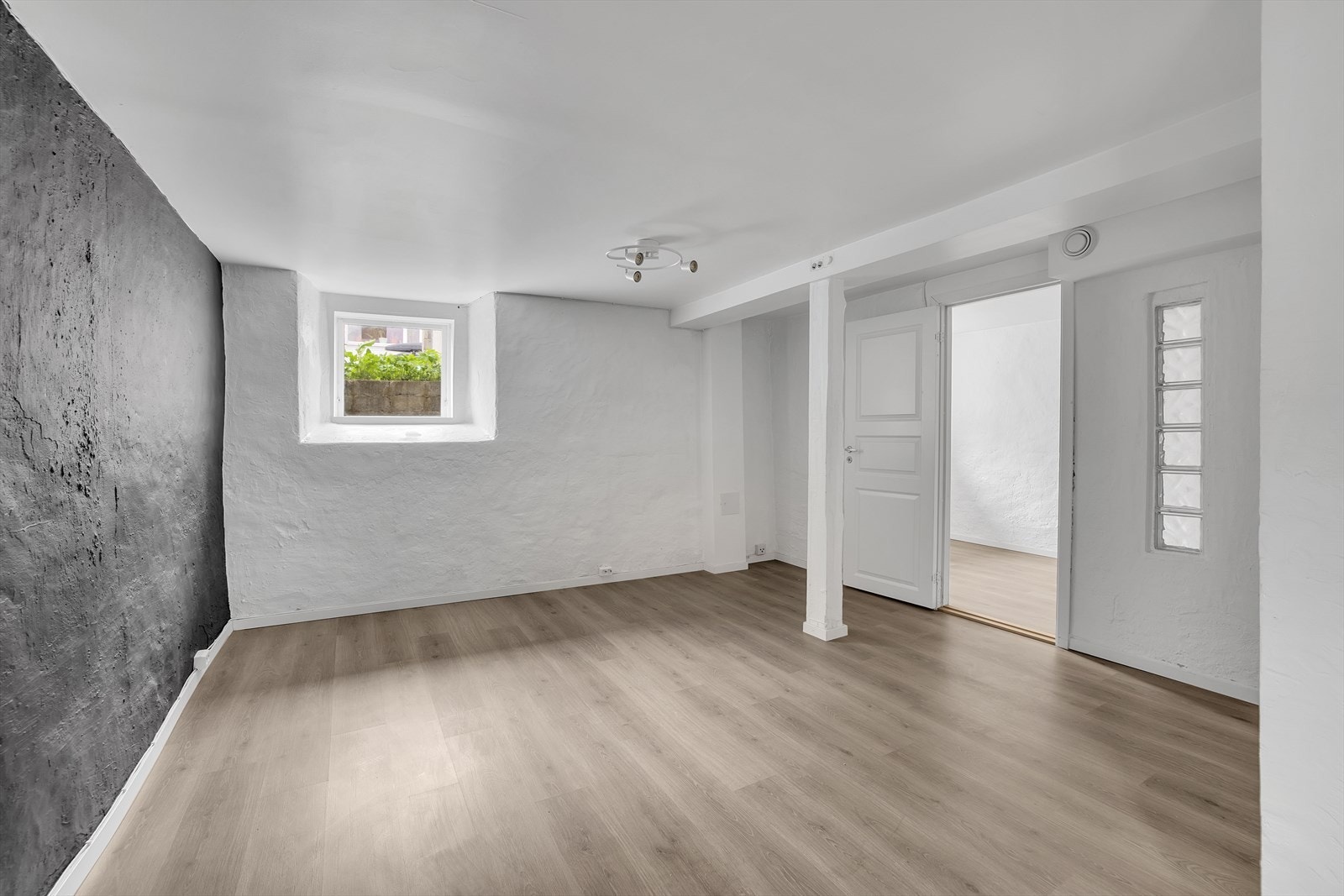 Oppholdsrom til utleieleiligheten - bilder lånt fra tidligere eier Galleribilde