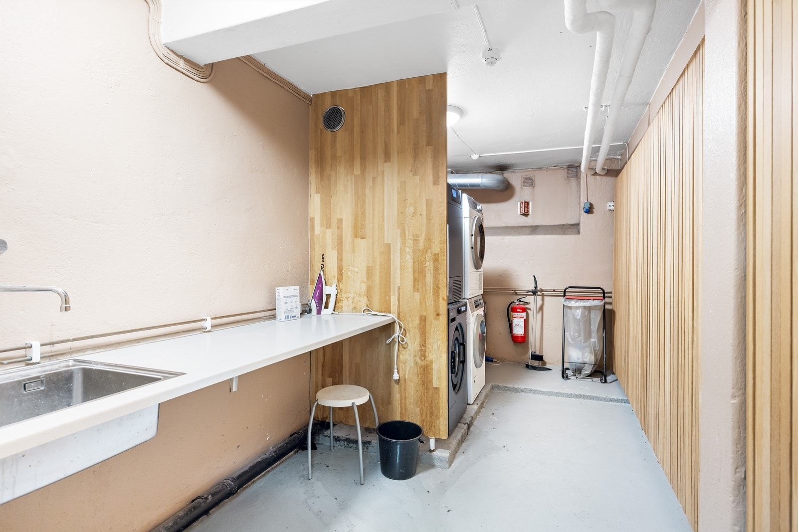 Felles vaskerom for borettslagets andelseiere Galleribilde