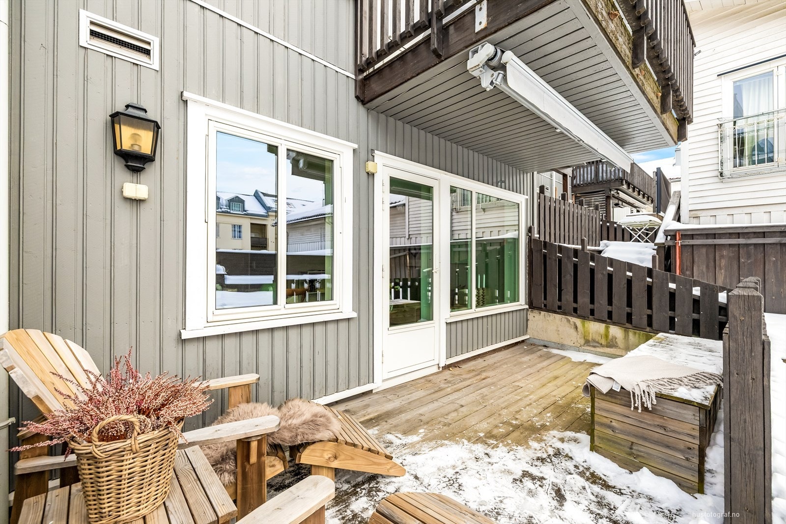 Markterrassen er romslig og det er gode solforhold Galleribilde