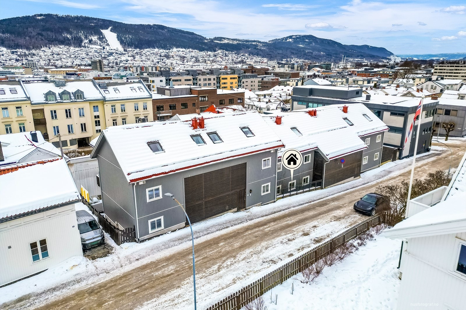 Meget hyggelig sentrumsbeliggenhet i stille og fredelig sidegate Galleribilde