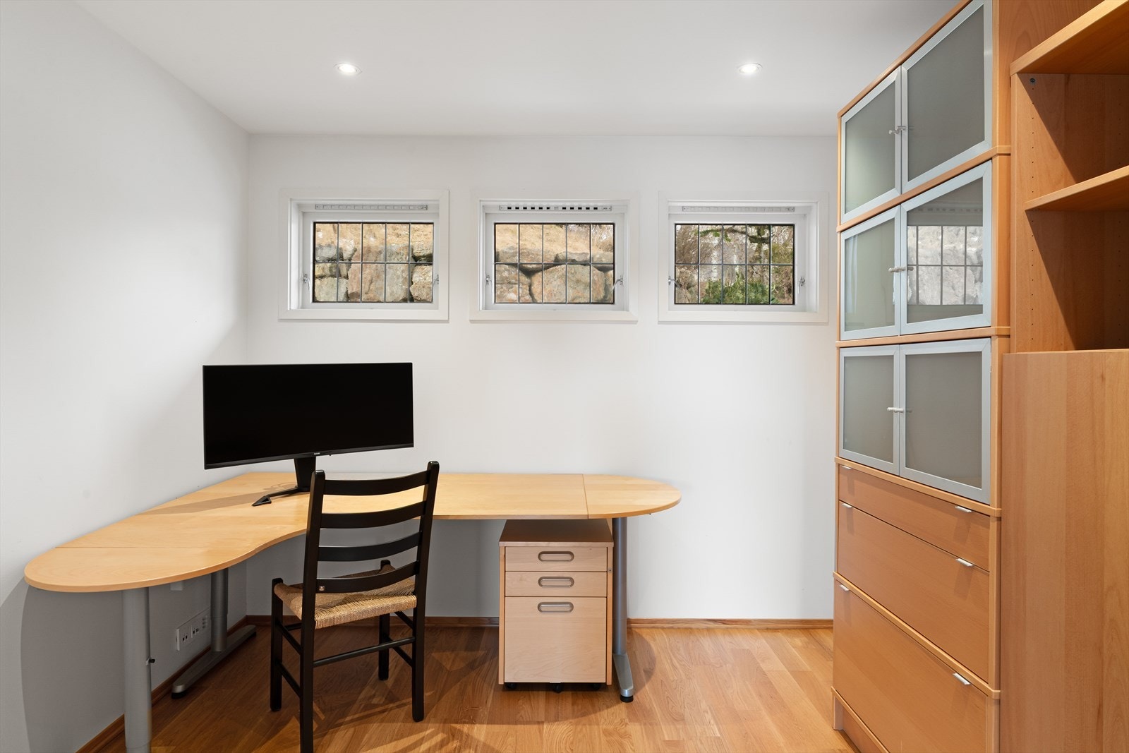 Fra stua er det adkomst til et romslig kontor. Galleribilde