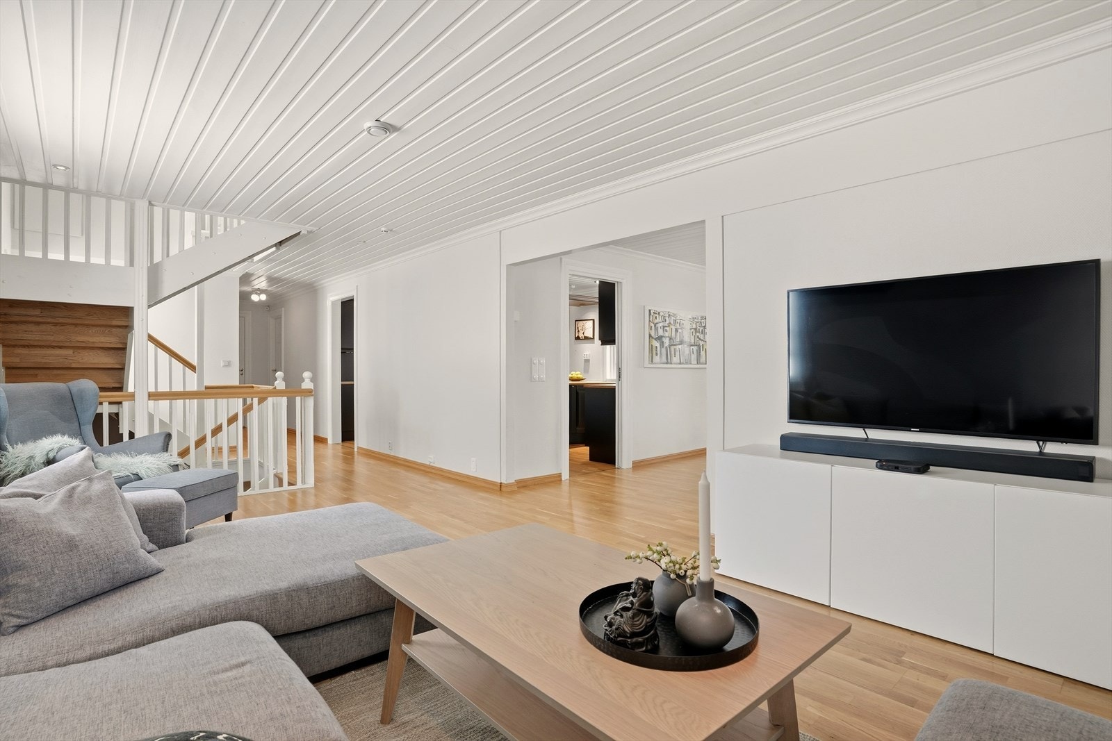 I dag er boligen innredet med egen TV-krok, før man har kjøkken, spisestue og stue i forlengelse. Galleribilde