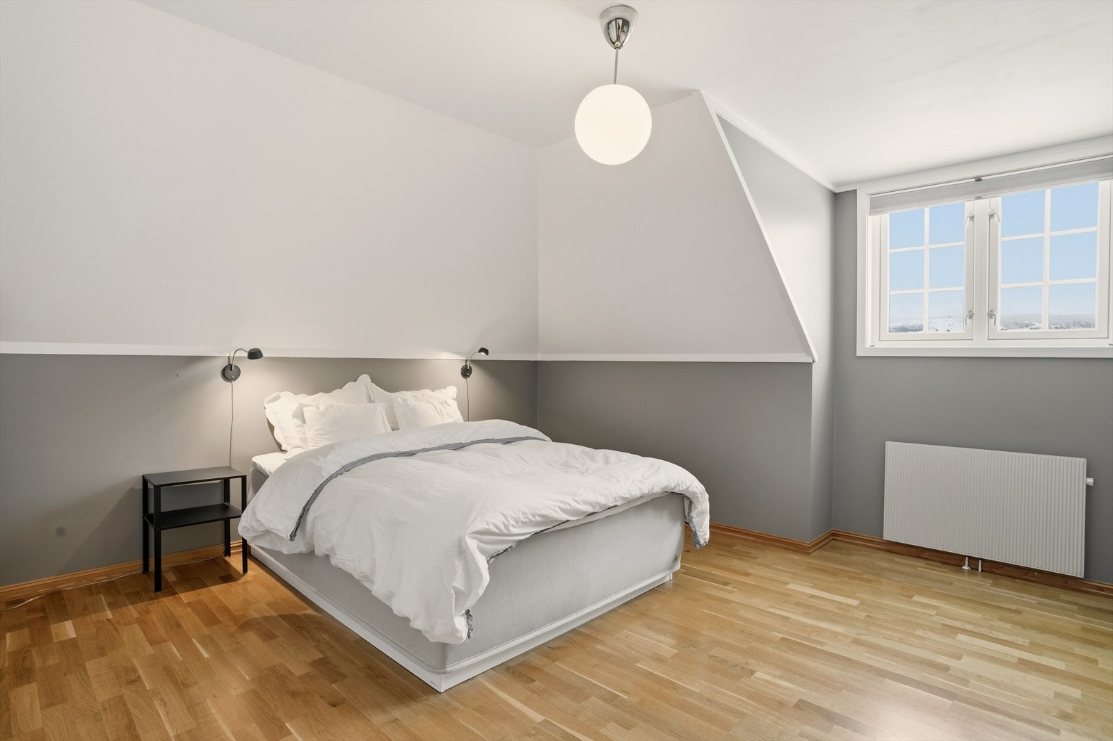 Soverom 1 (i boligens topp-etasje) Galleribilde