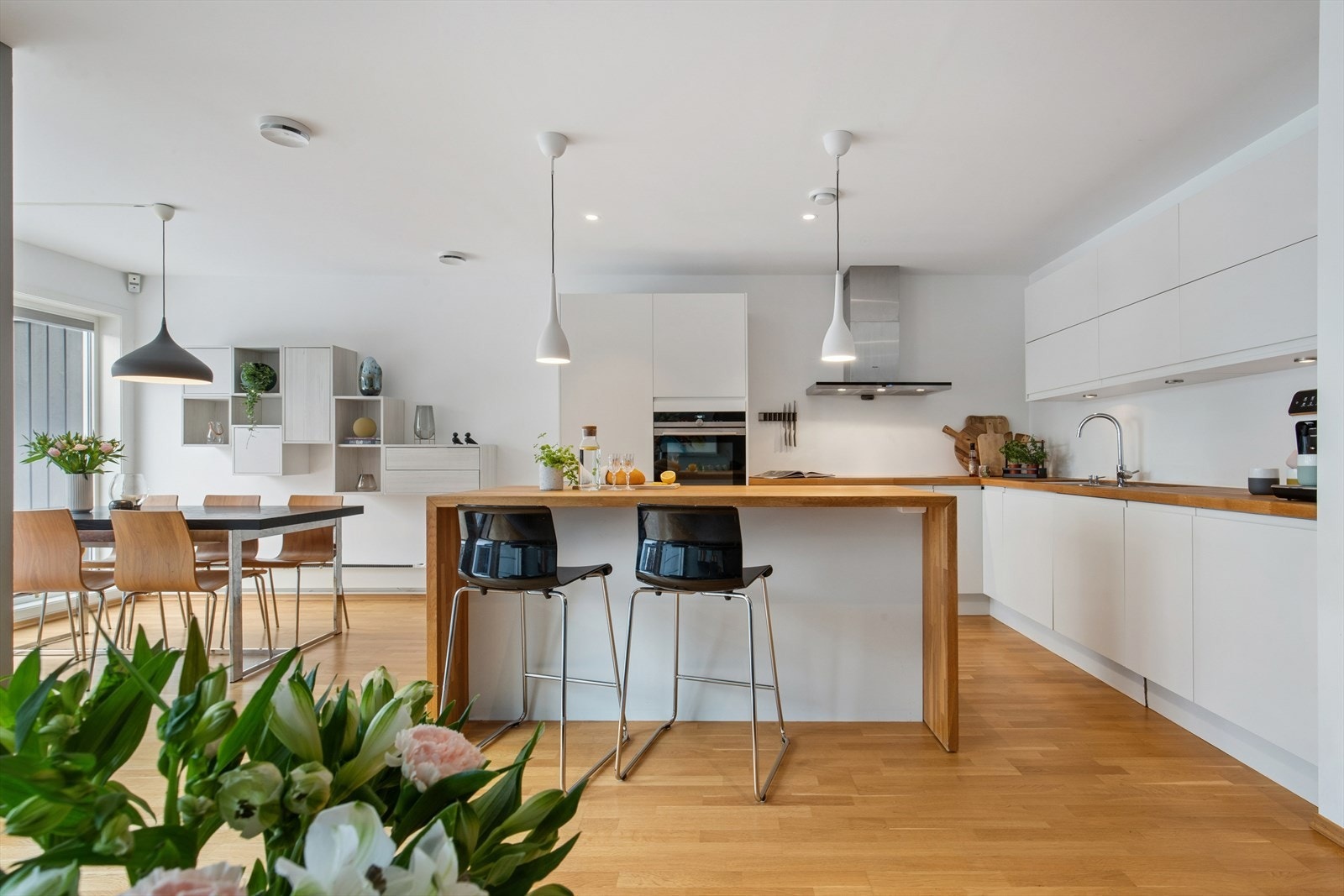 Vedr. hvitevarer se pkt. "løsøre og tilbehør" i salgsoppgaven. Galleribilde