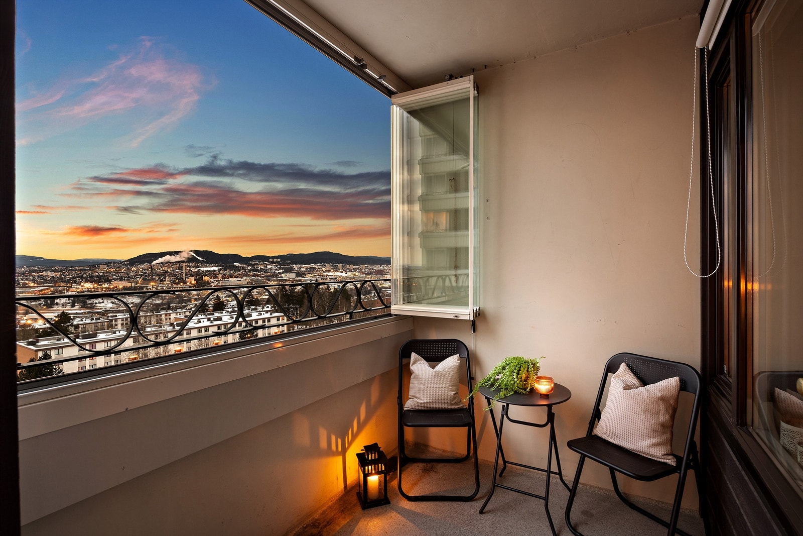 Her kan sene sommerkvelder nytes utendørs Galleribilde