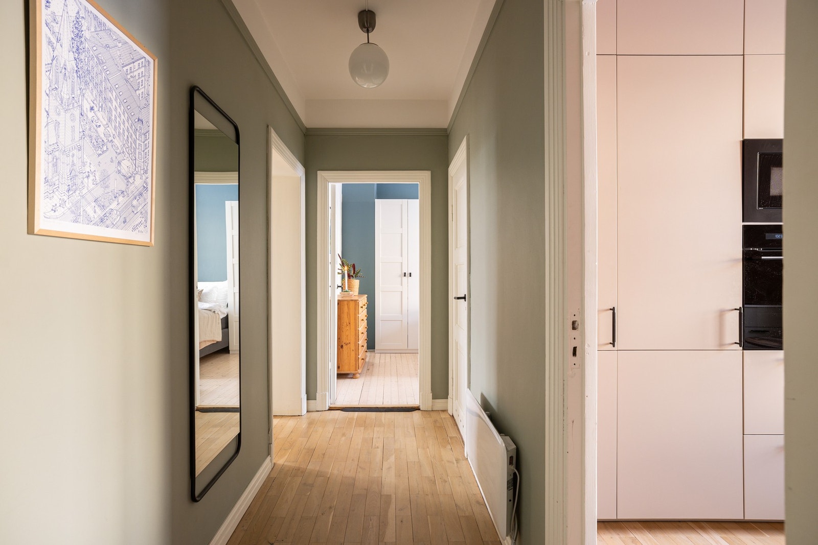 Leiligheten disponerer i tillegg hele 3 boder for ytterligere lagringsplass. Galleribilde