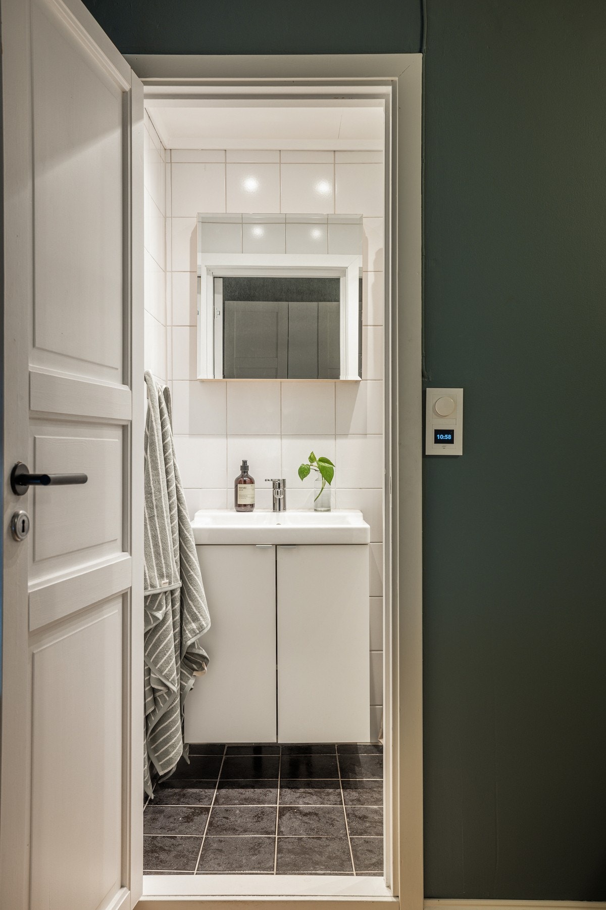 Inngang baderom. Galleribilde