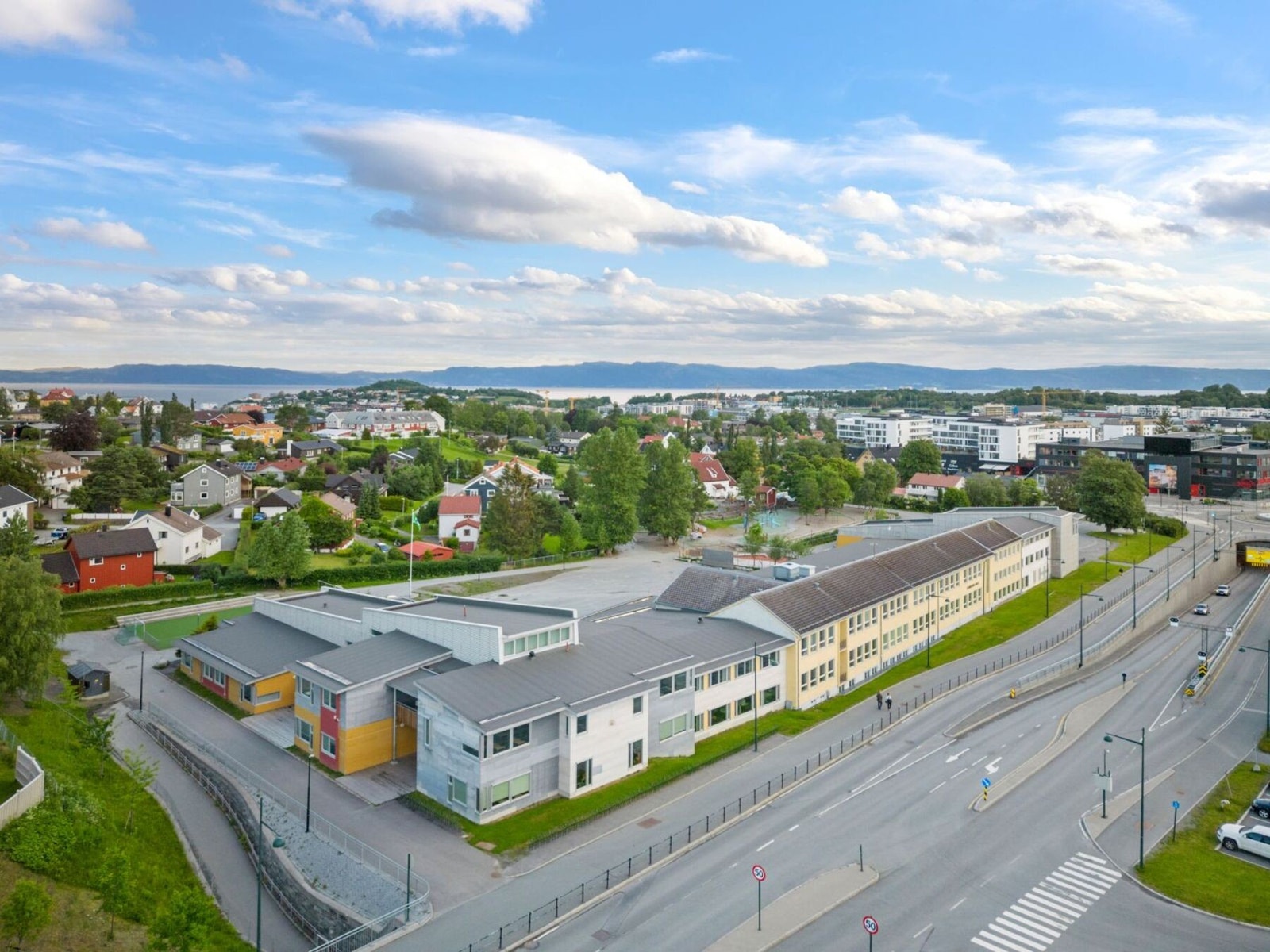 Boligen sokner til Strindheim skole og Blussuvuld ungdomsskole. Galleribilde