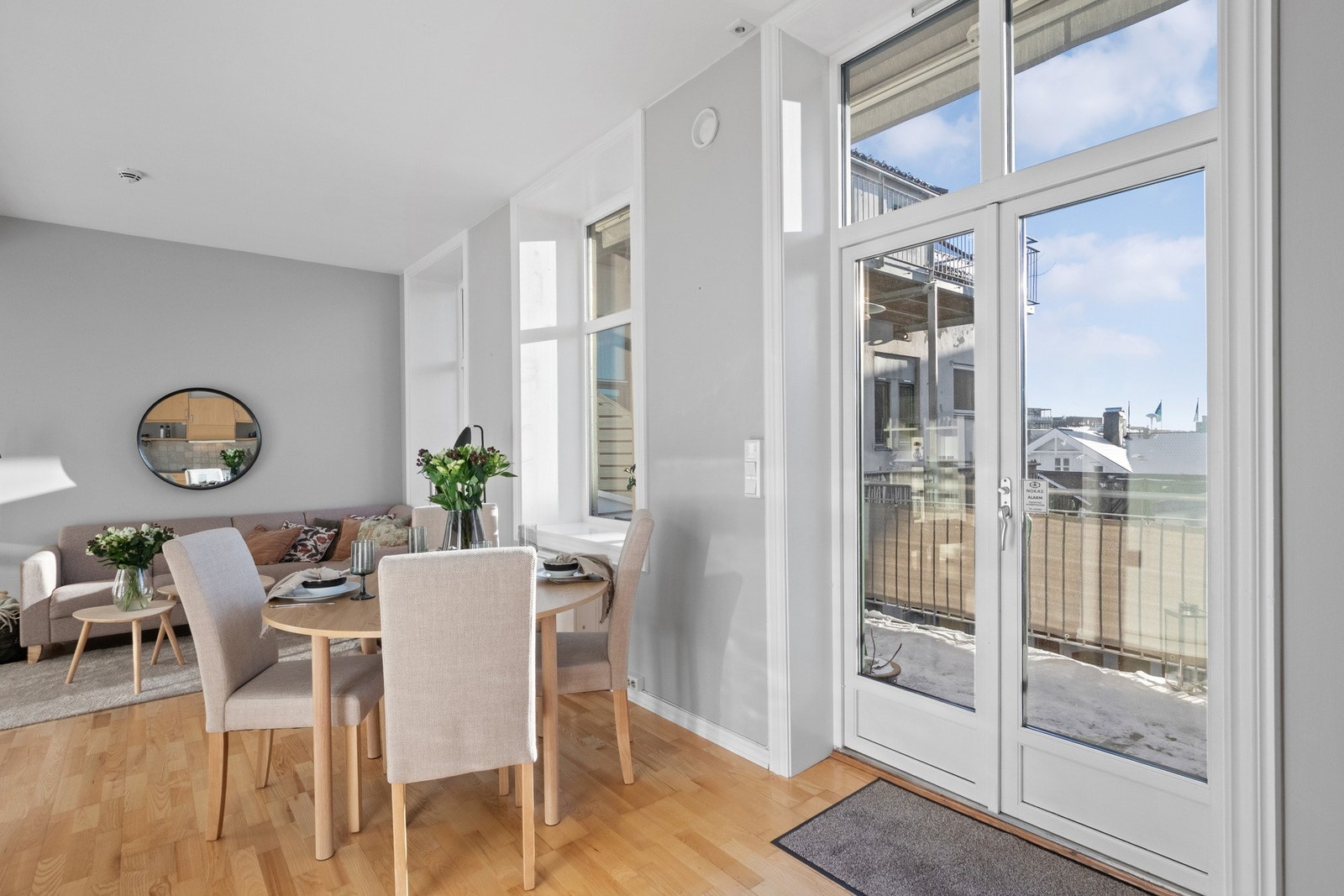 Fra stuen har du utgang til en flott balkong på ca 12 m2. Galleribilde