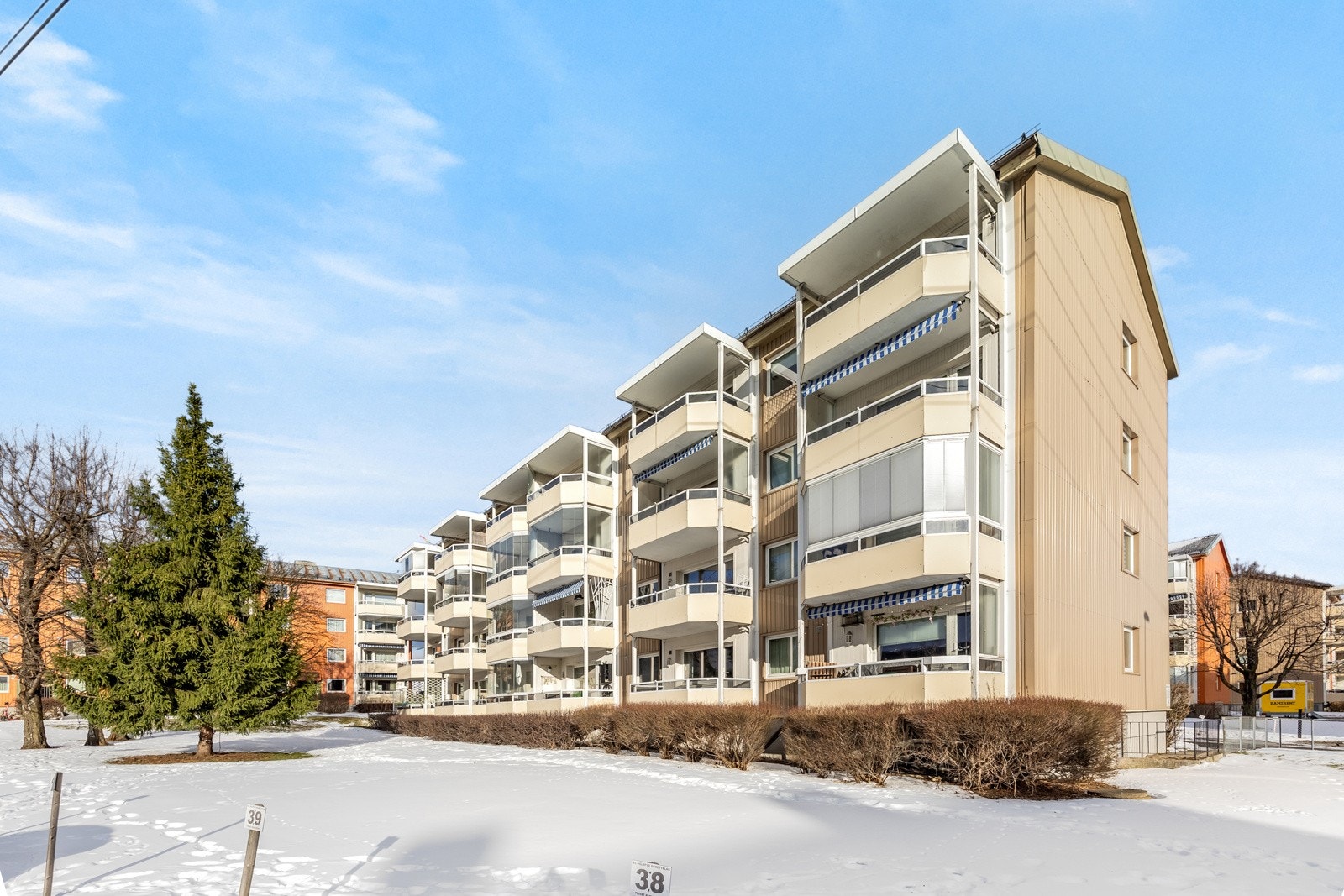 Helsfyr borettslag er et godt driftet borettslag bestående av 168 andeler. Galleribilde