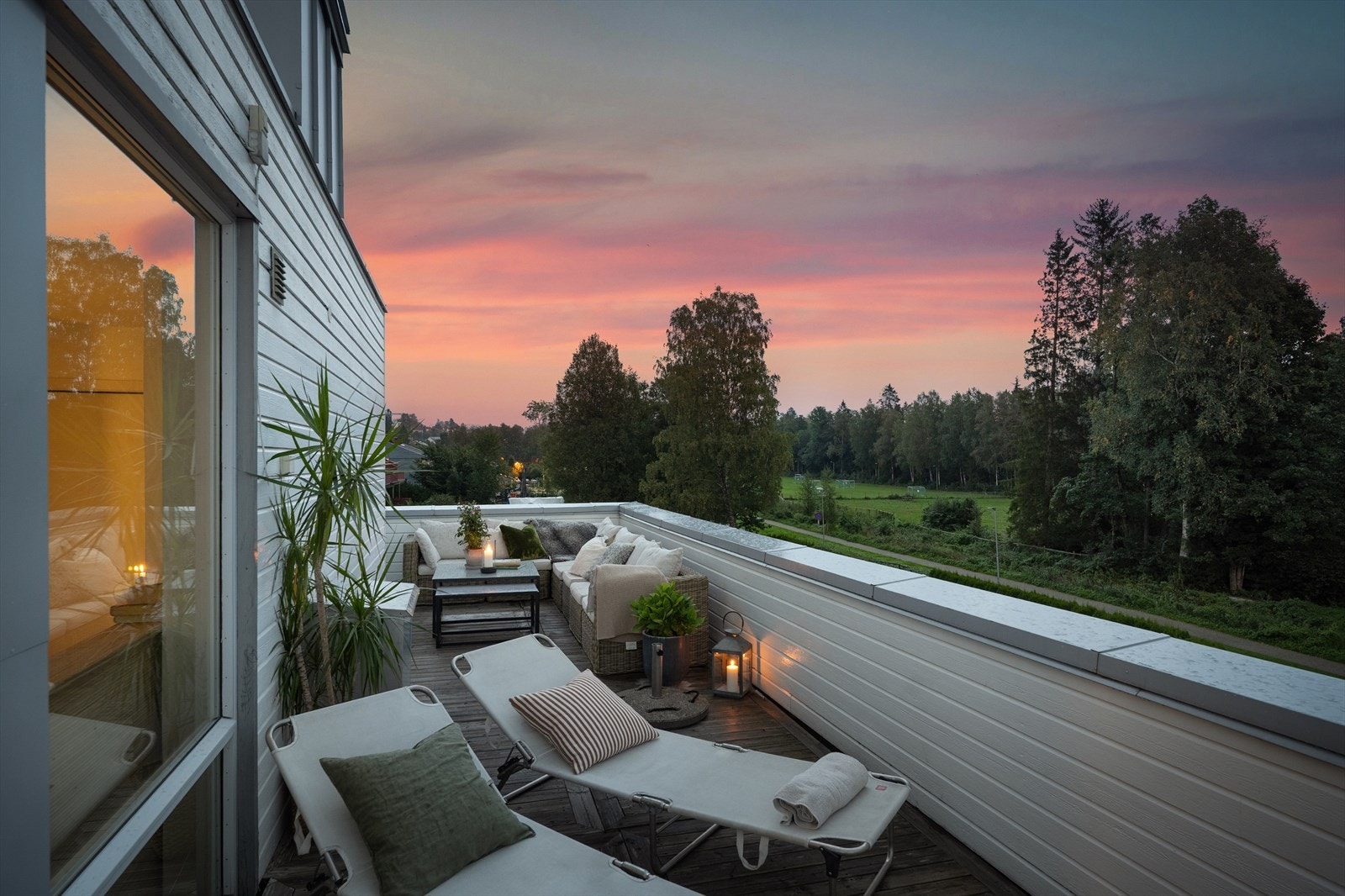 Svært gode solforhold på den sydvestvendte takterrassen Galleribilde