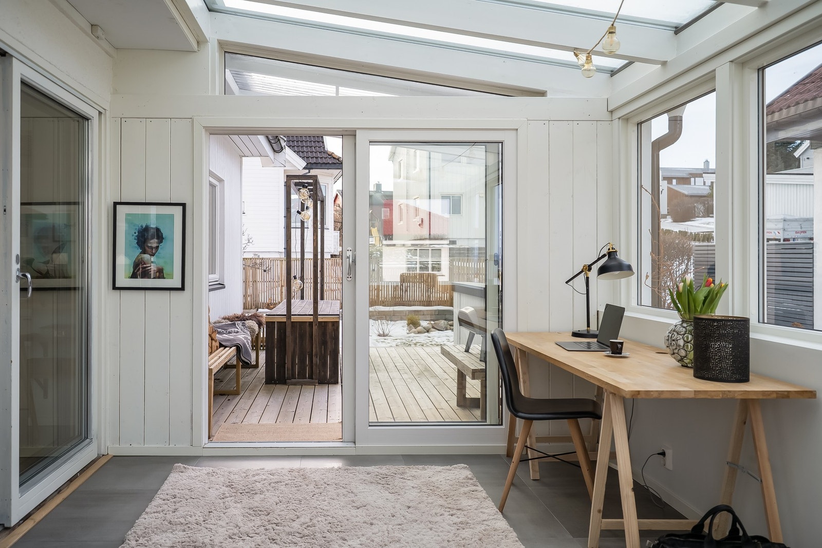 Direkte utgang til terrasse og hagen. Galleribilde