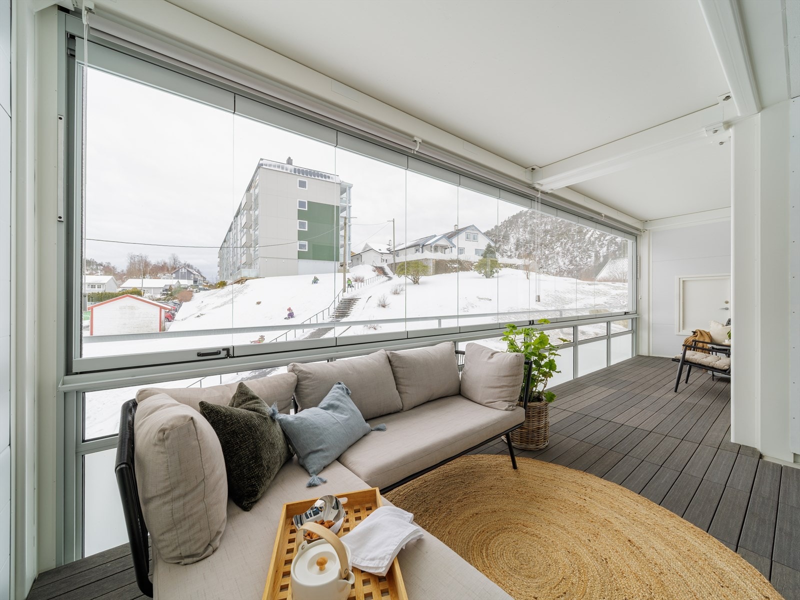 Leiligheten har en sentral beliggenhet på Melkeplassen med kort vei til både sentrum og masse turmuligheter! Galleribilde