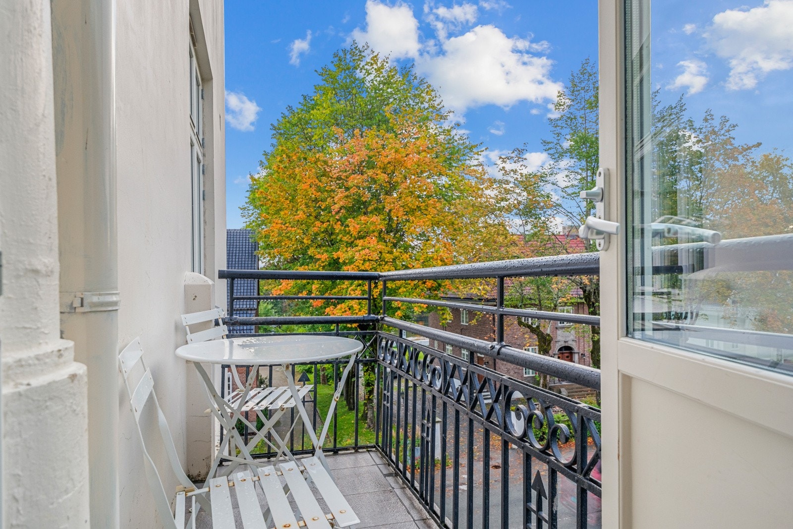 Trivelig balkong Galleribilde