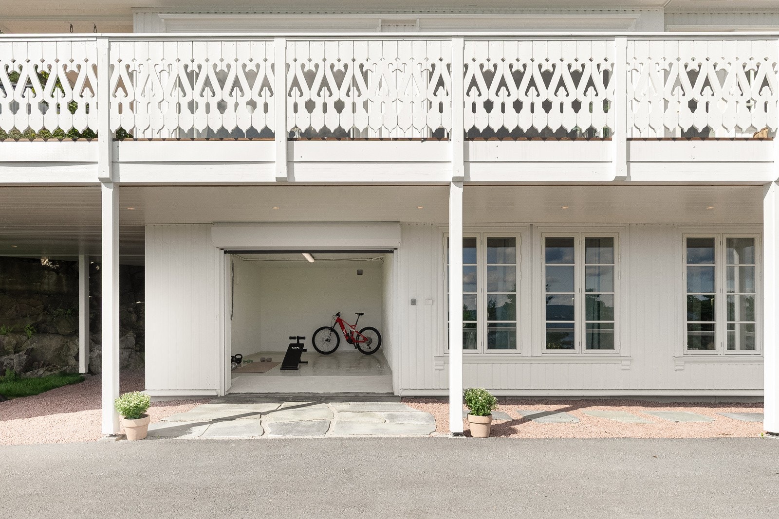 Innvendig bod / garasje Galleribilde