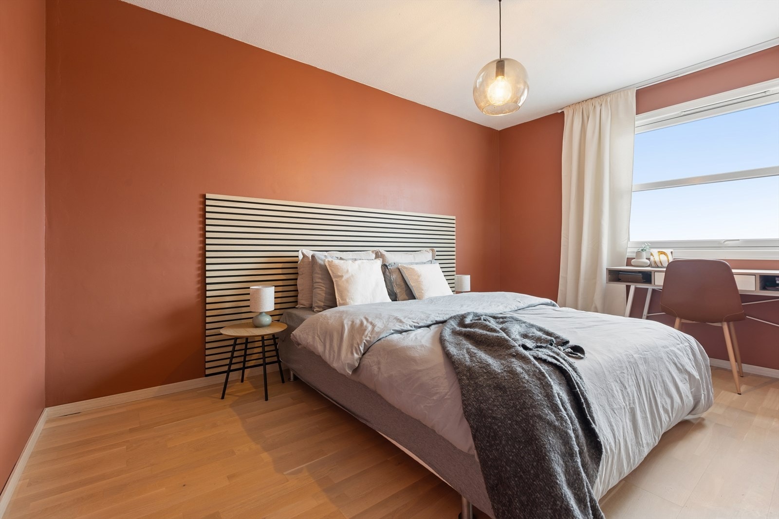 Det andre soverommet har også god plass til dobbeltseng og kan perfekt benyttes som gjesterom, barnerom eller hjemmekontor. Galleribilde