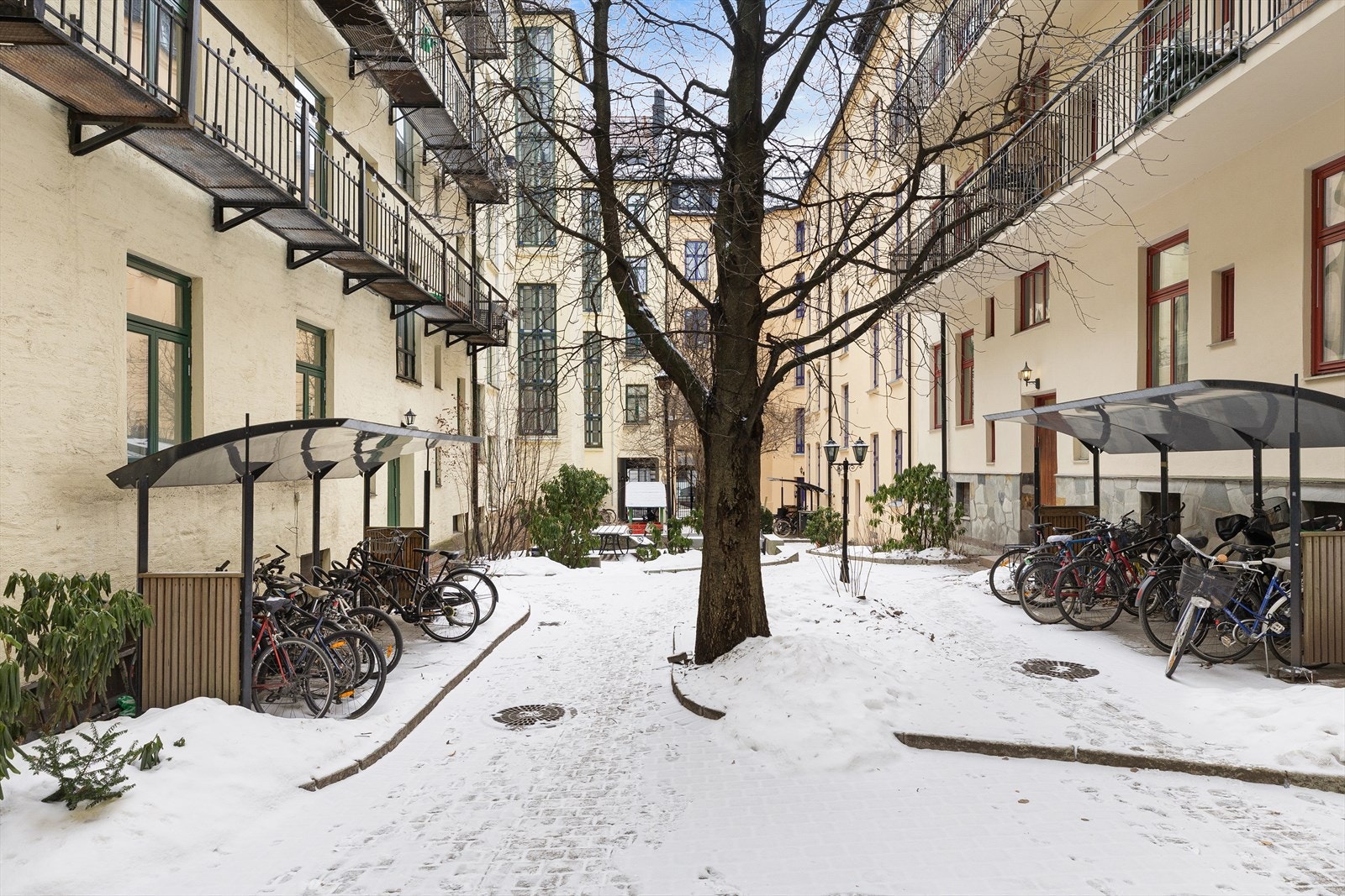 Slik ser bakgården ut i vintermånedene. Galleribilde