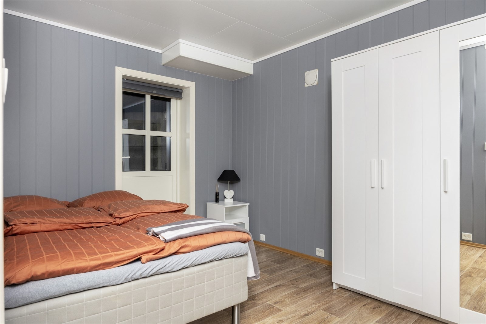 Soverom i underetasjen. Dette soverom er ikke godkjent. Galleribilde