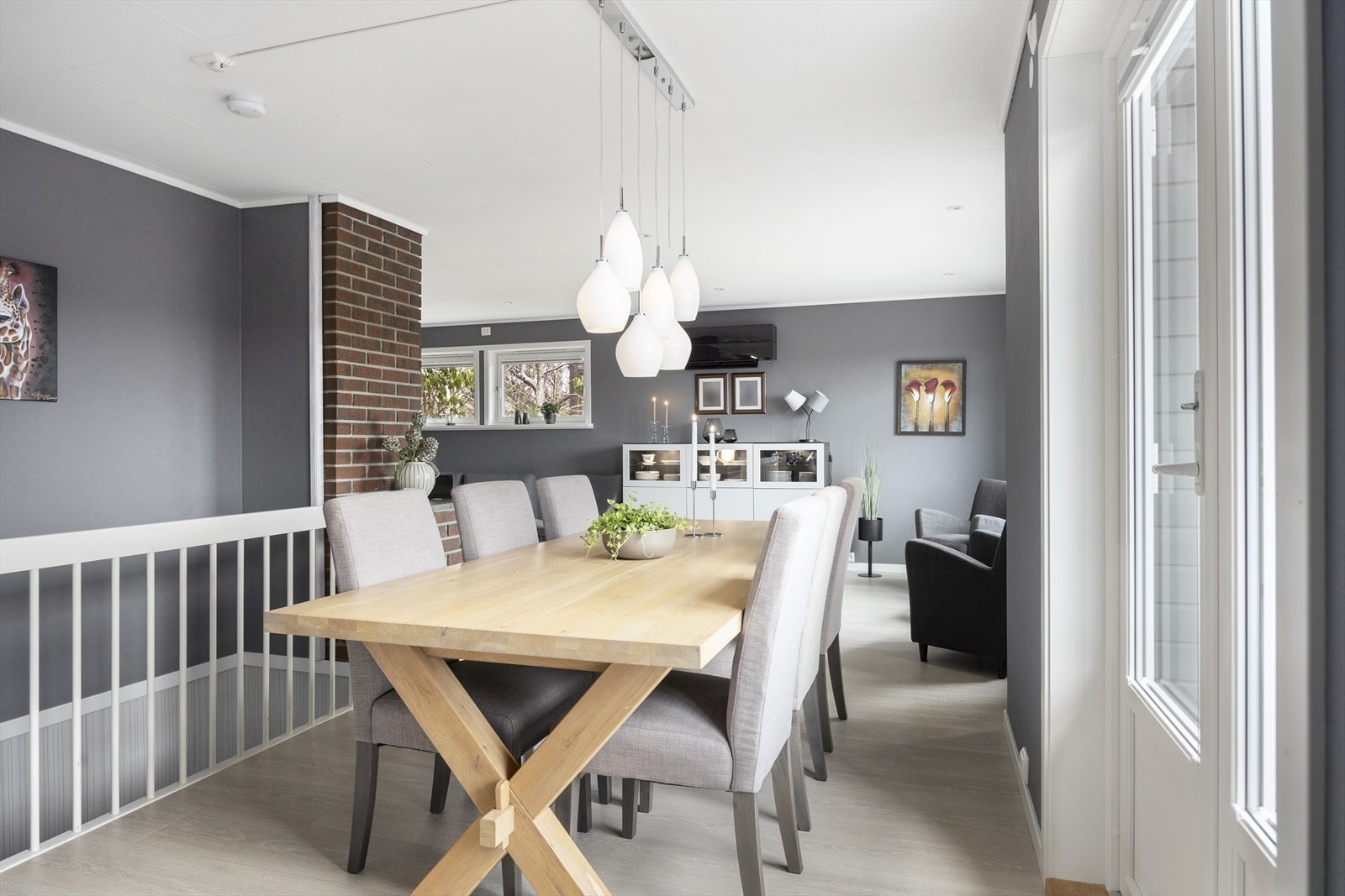 Her har man god plass til spisebord Galleribilde