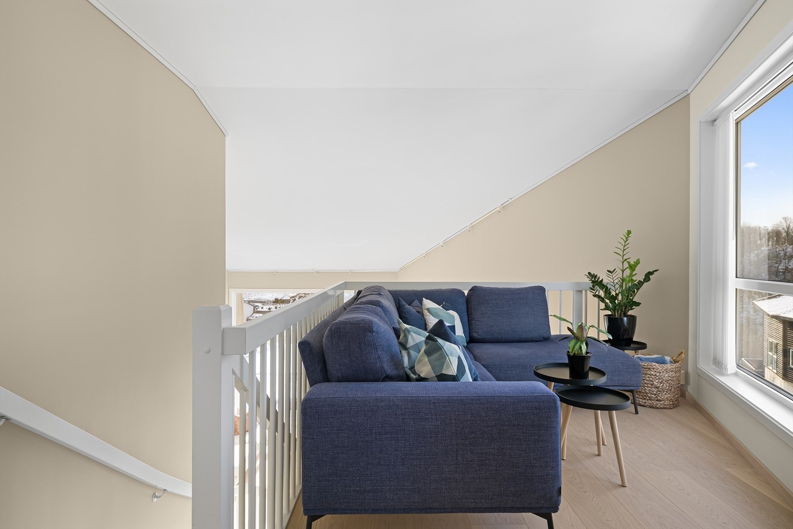 Tv stue med god plass til sittegruppe. Galleribilde