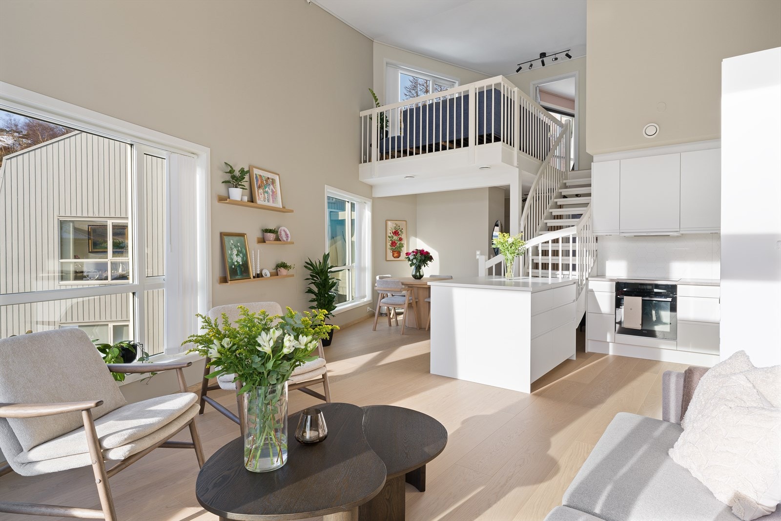 Her er det gjort kjekke oppgraderinger med blant annet flott tregulv som er veldig behagelig å gå på. Galleribilde