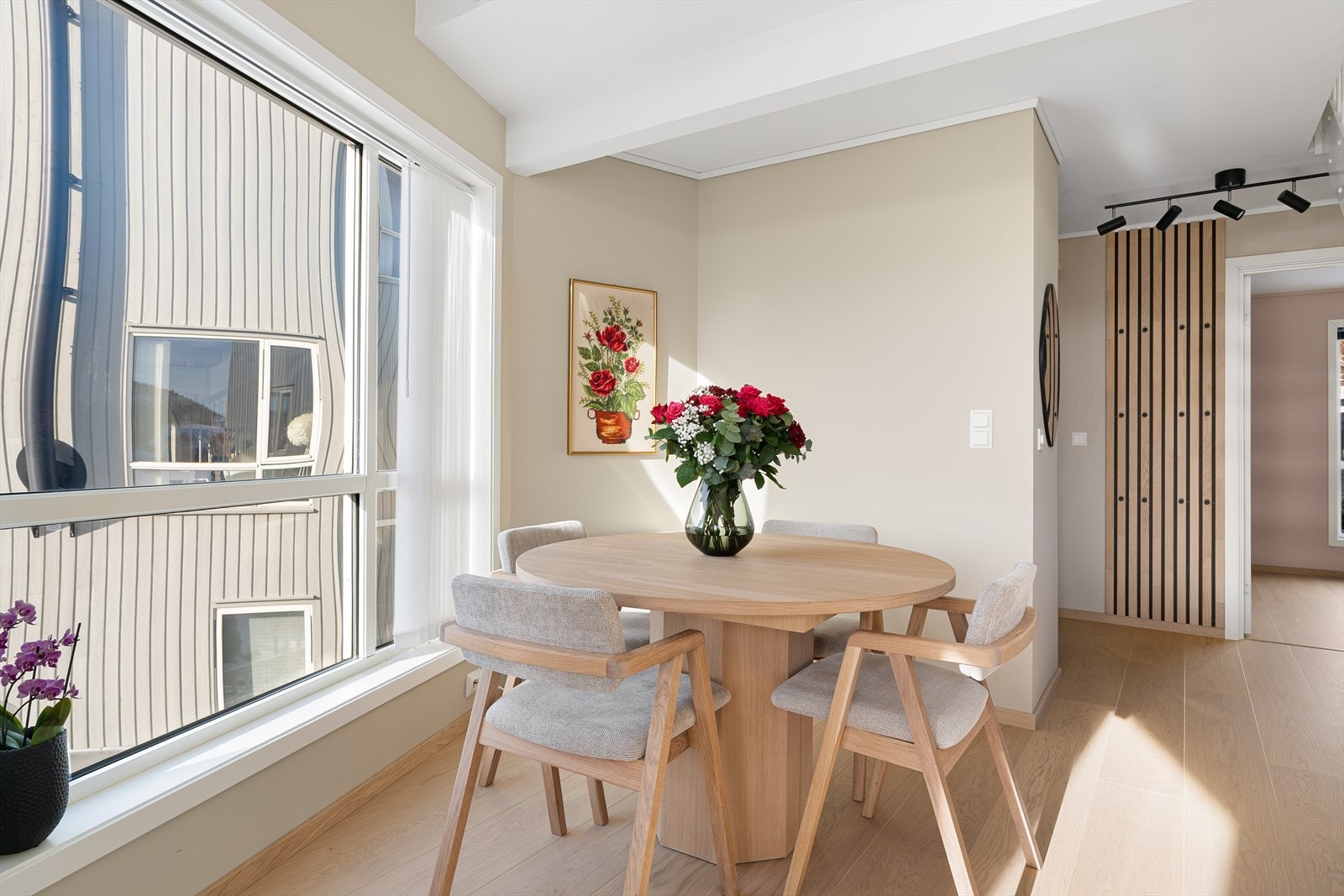 God plass til spisebord. Galleribilde