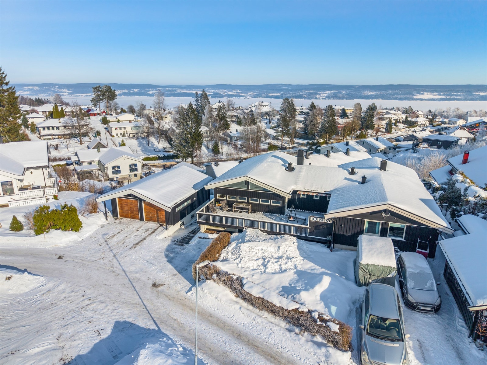 Eiendomsmegler Krogsveen v/Andreas Christophersen ønsker velkommen til Konvallveien 32! Galleribilde